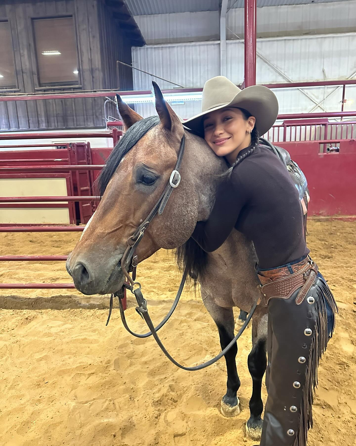 Das Glamour-Model Bella Hadid geht jetzt zu Rodeos, um ihren neuen Freund Adan Banuelos anzufeuern