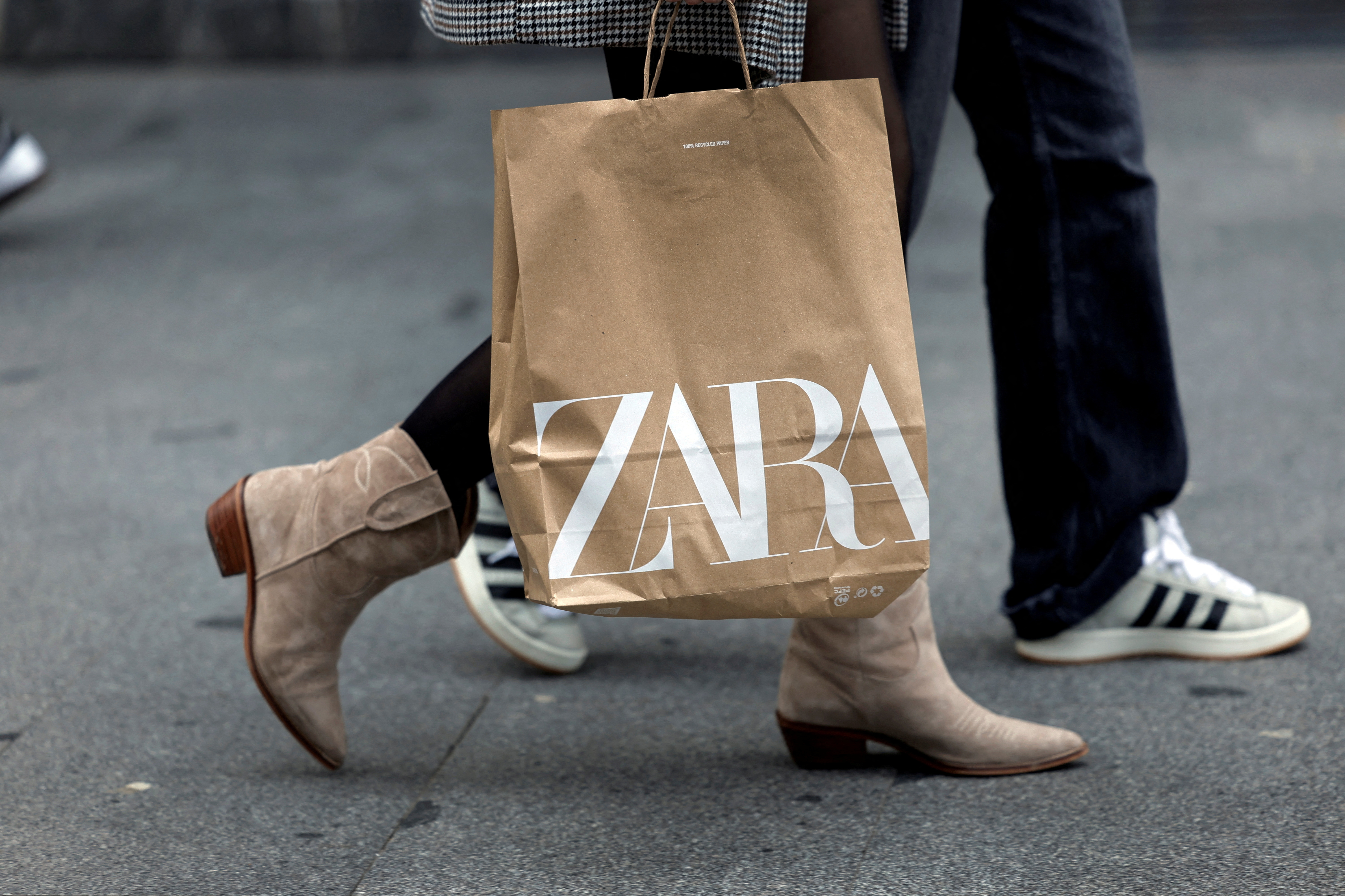 Zara-Eigentümer Inditex sagte, der Umsatz sei im vergangenen Jahr um 10,4 Prozent auf 30,7 Milliarden Pfund gestiegen