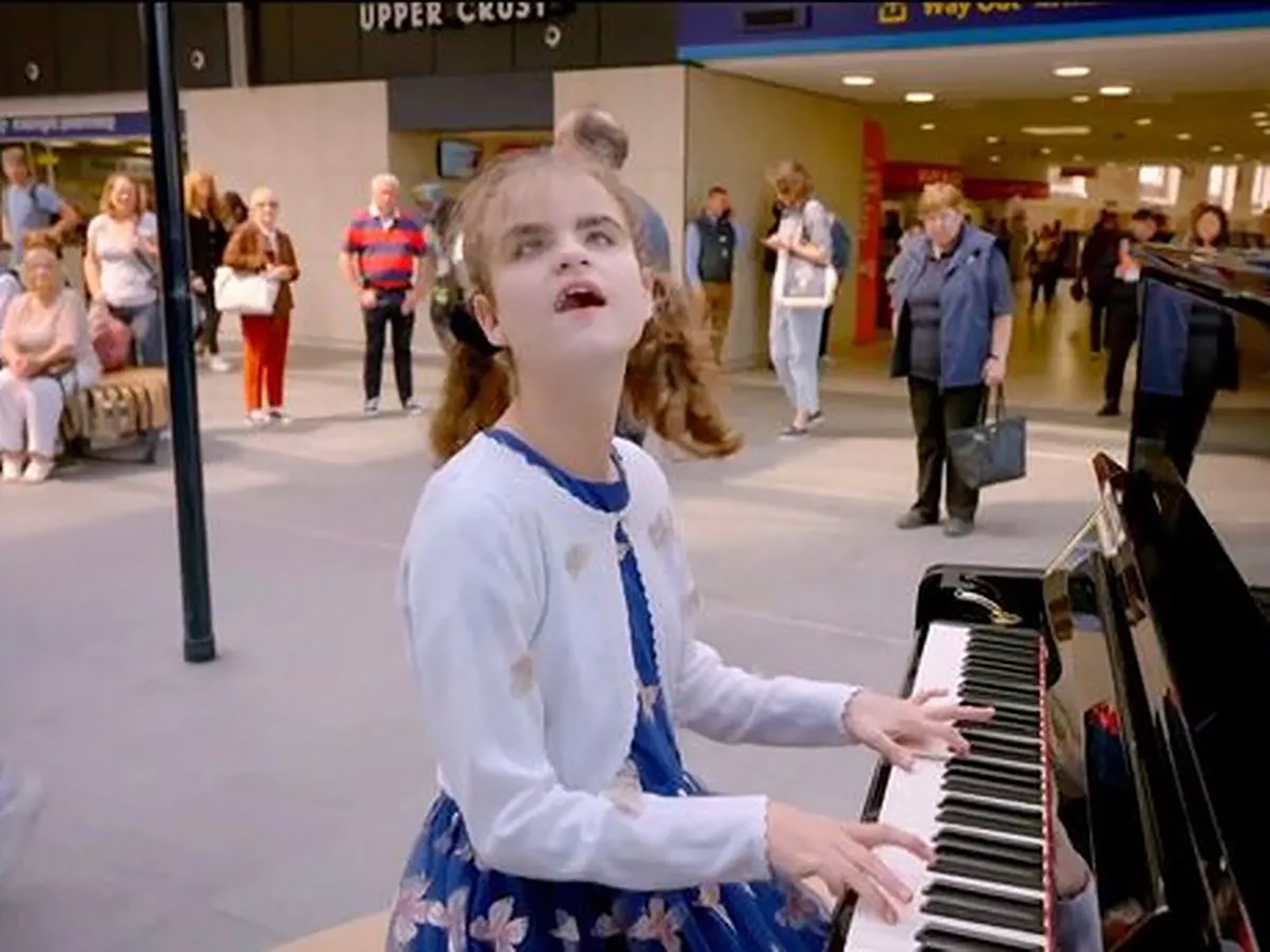 Die blinde und neurodivergente Teenagerin Lucy überraschte die Zuschauer mit ihrem unglaublichen Talent in der Channel-4-Show The Piano