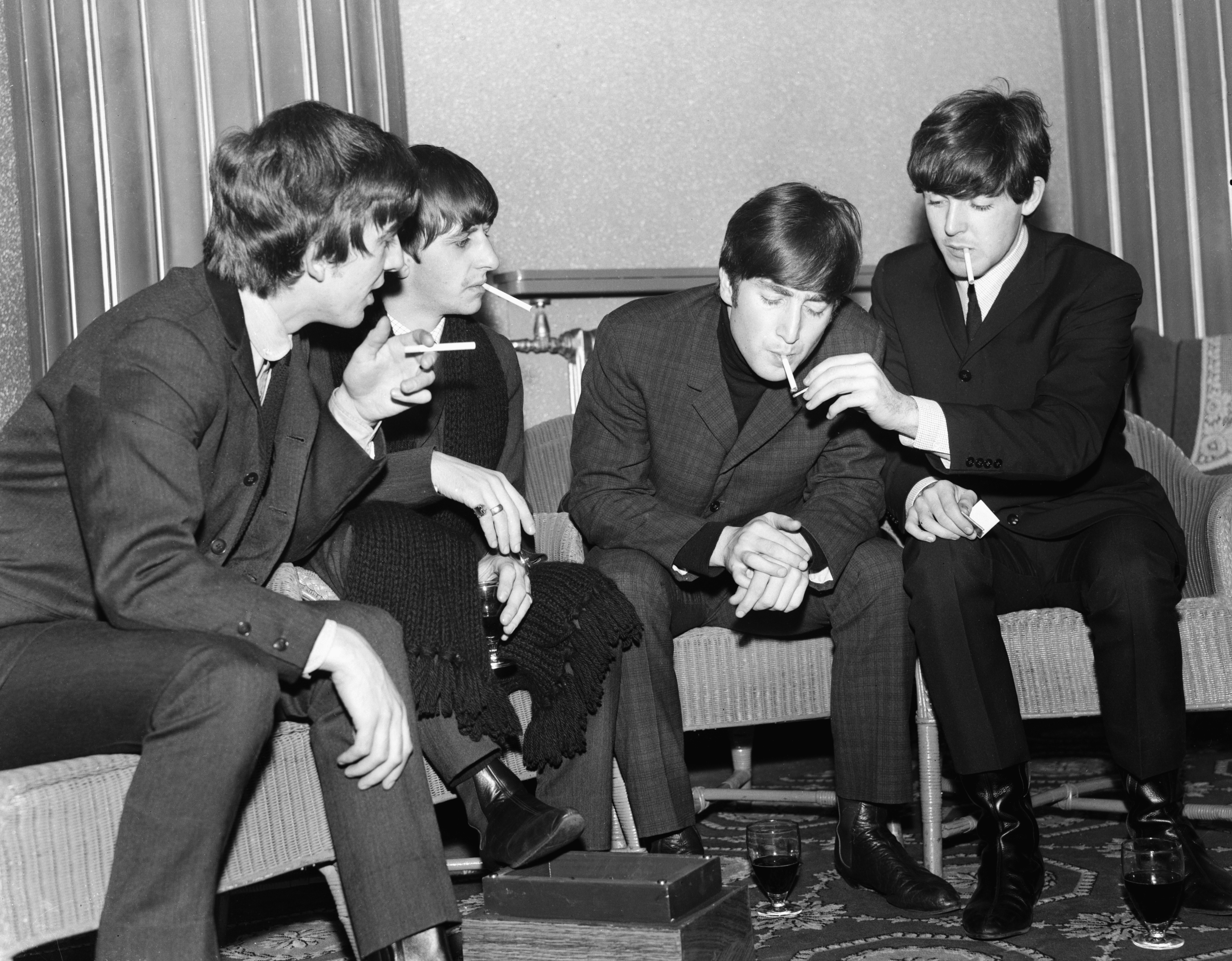 Die Beatles backstage im The Regal in Cambridge am 26. November 1963