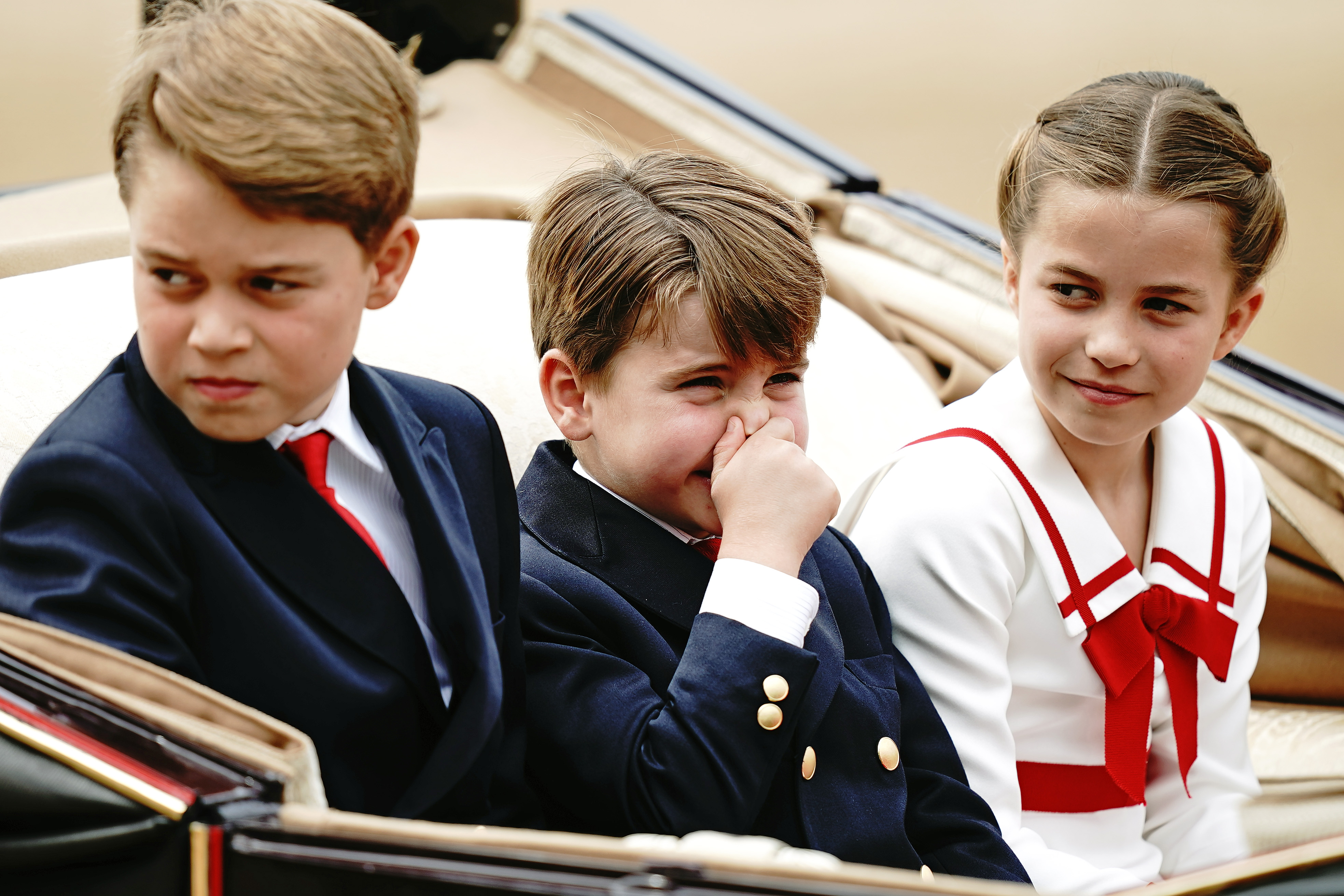 (Links-rechts) Prinz George, Prinz Louis und Prinzessin Charlotte während der Trooping the Colour-Zeremonie bei der Horse Guards Parade im Zentrum von London am 17. Juni 2023