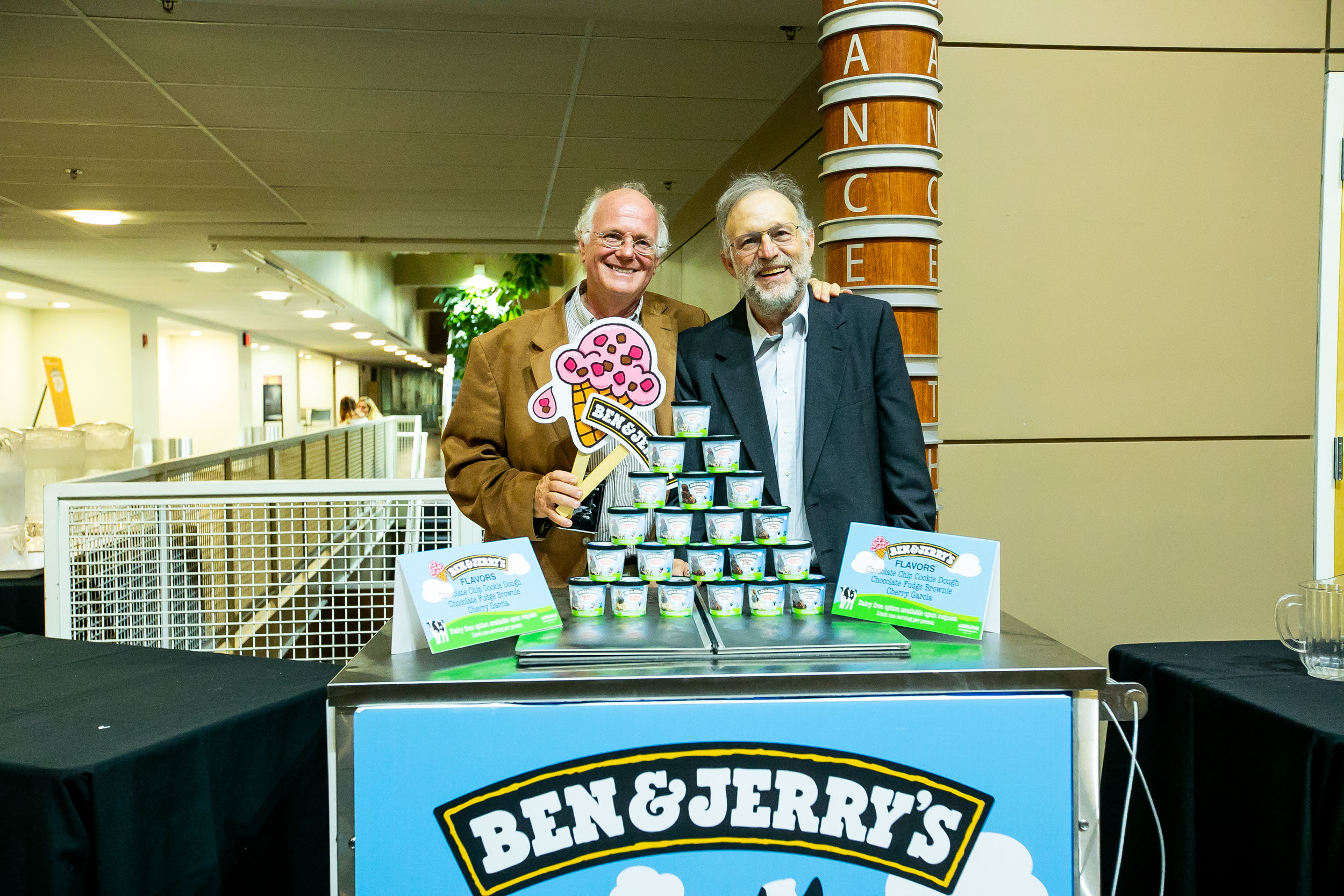 Ben & Jerry's – gegründet von Ben Cohen und Jerry Greenfield – ist für seine progressiven Nachrichten bekannt