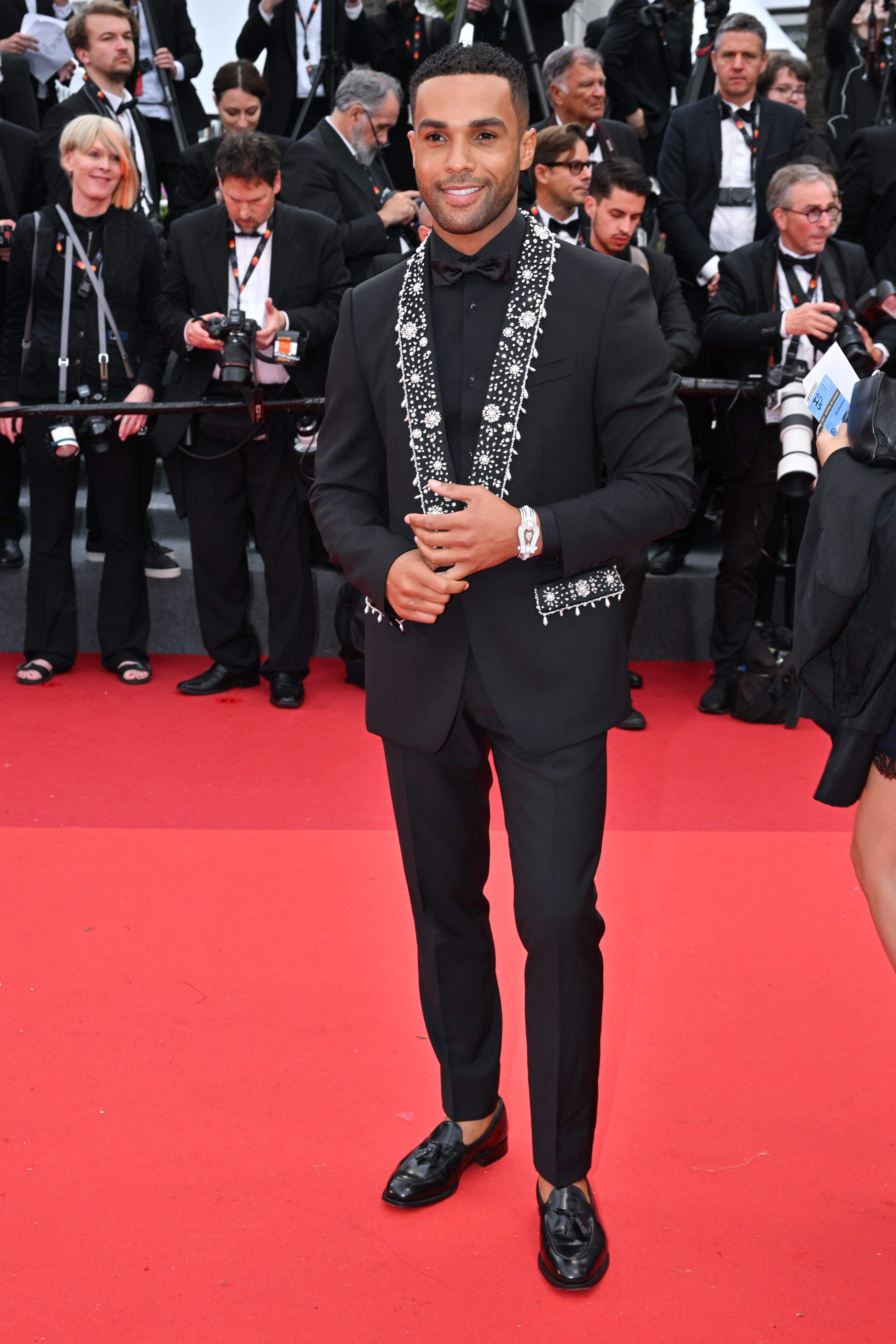 Lucien Laviscount besucht den roten Teppich „Killers Of The Flower Moon“ während der 76. jährlichen Filmfestspiele von Cannes am 20. Mai 2023 im Palais des Festivals in Cannes, Frankreich