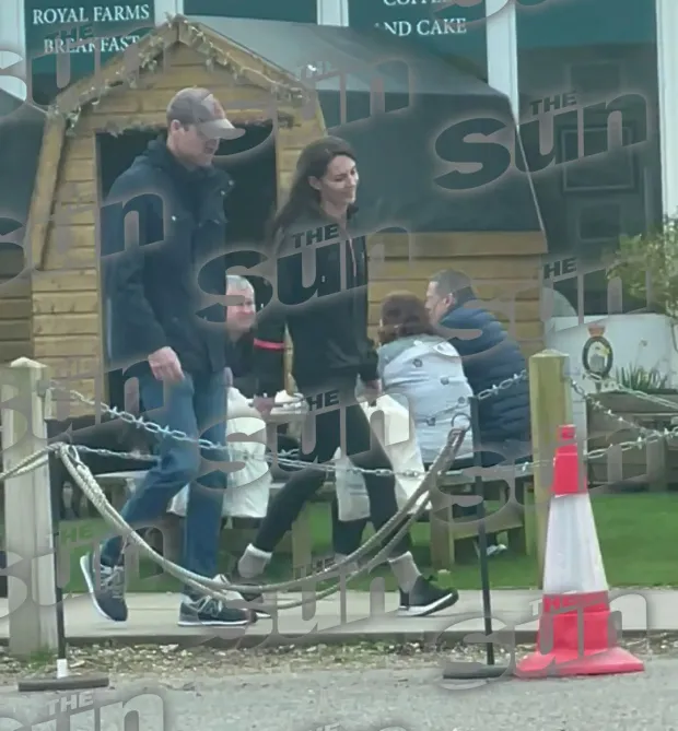 The Sun veröffentlichte exklusiv ein Video, in dem Prinzessin Kate strahlend auf einem Einkaufsbummel mit Wills zu sehen ist