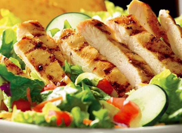 red robin simply grilled chicken salad