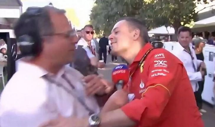 Auch Ferrari-Sportdirektor Diego Loverno beugte sich nach dem Rennen vor, um Kravitz einen Kuss zu geben