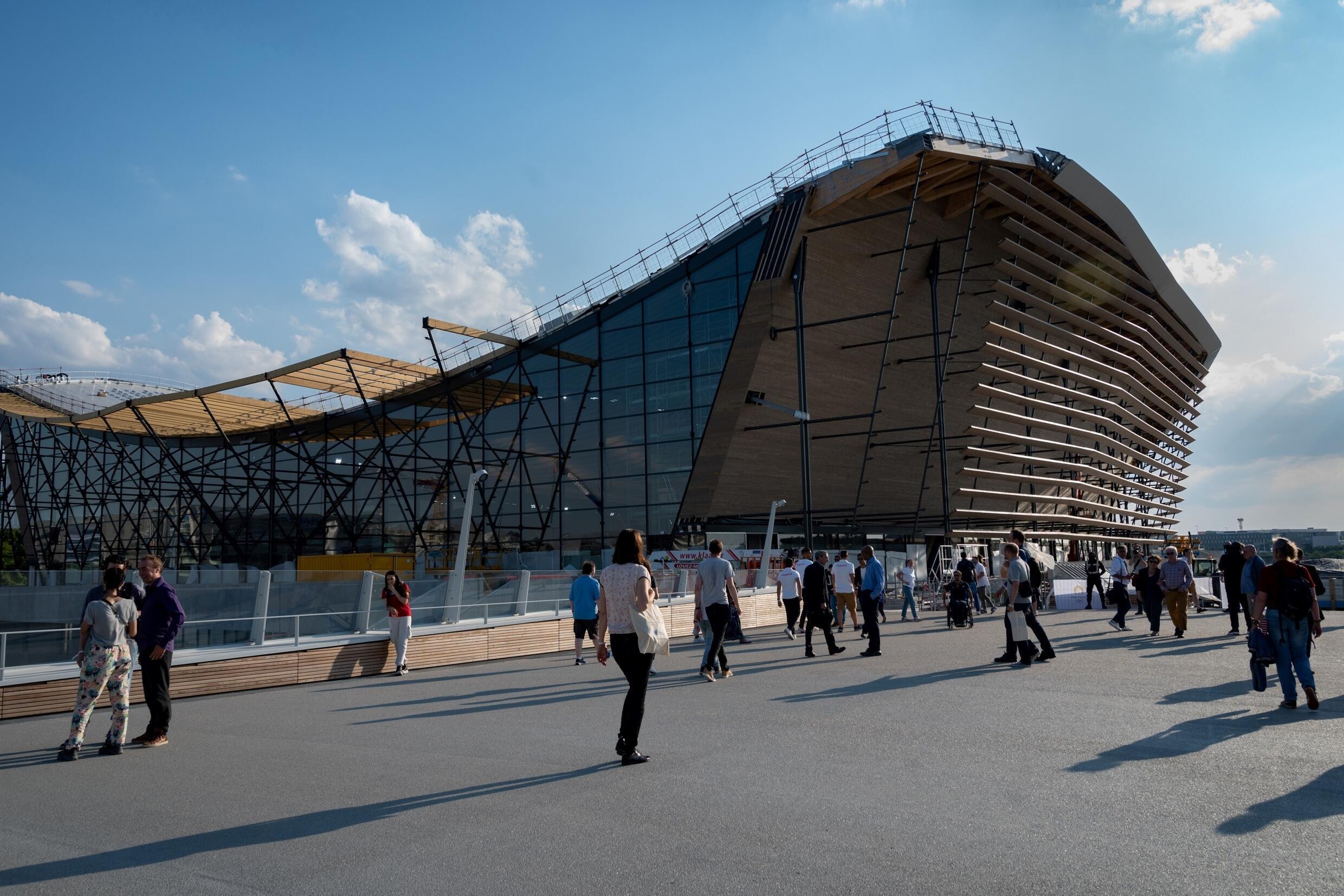 Das spektakuläre Wassersportzentrum aus Holz, das für die Olympischen Spiele in Paris gebaut wurde.