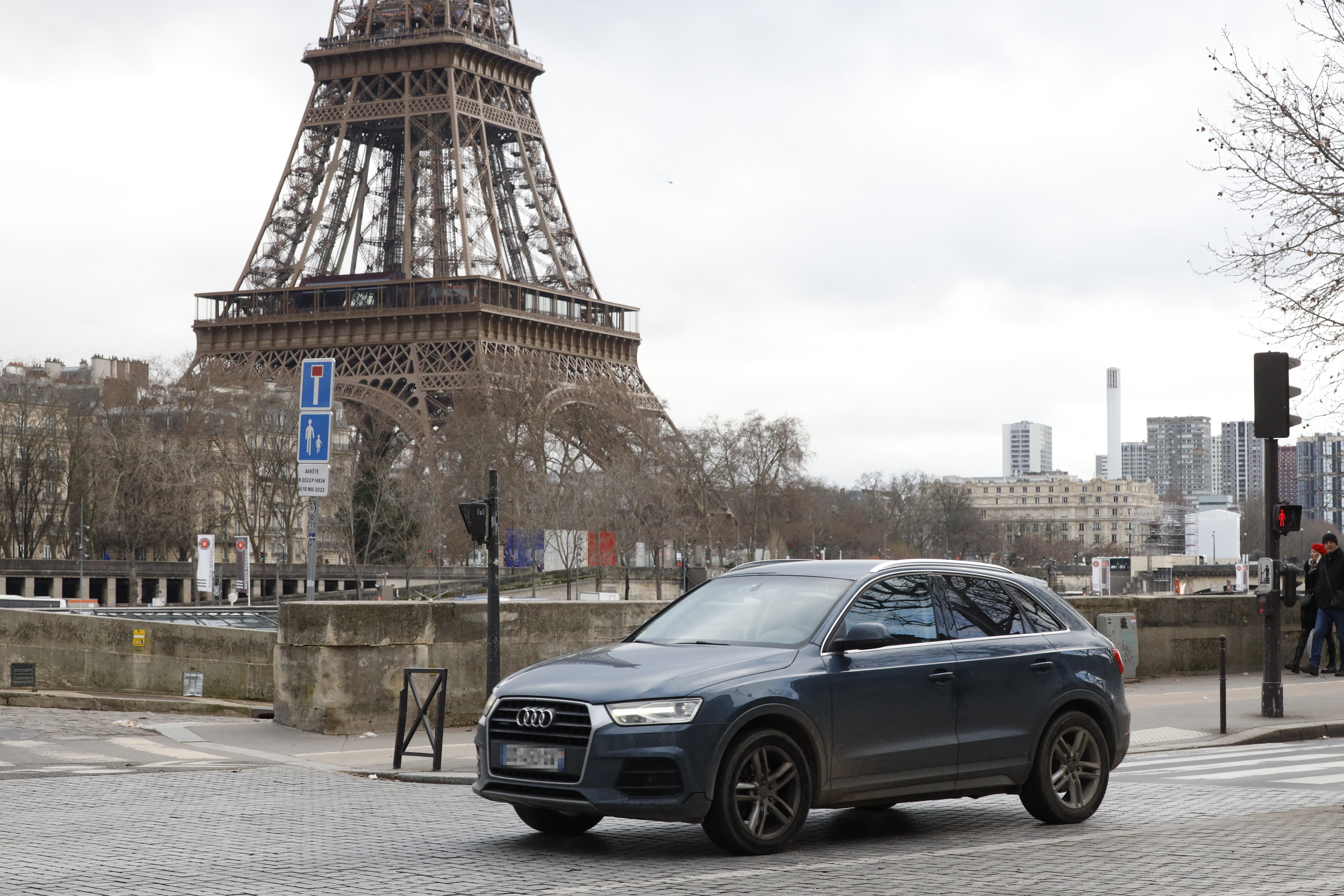 SUVs zahlen in Paris mittlerweile 15 £ pro Stunde fürs Parken
