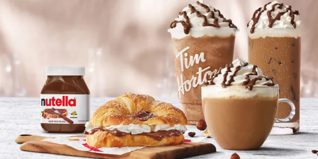 Tim Hortons Frühlings-Nutella-Produkte, darunter Croissants mit Nutella und süßer Schlagsahne sowie neue Nutella-Kaffeegetränke