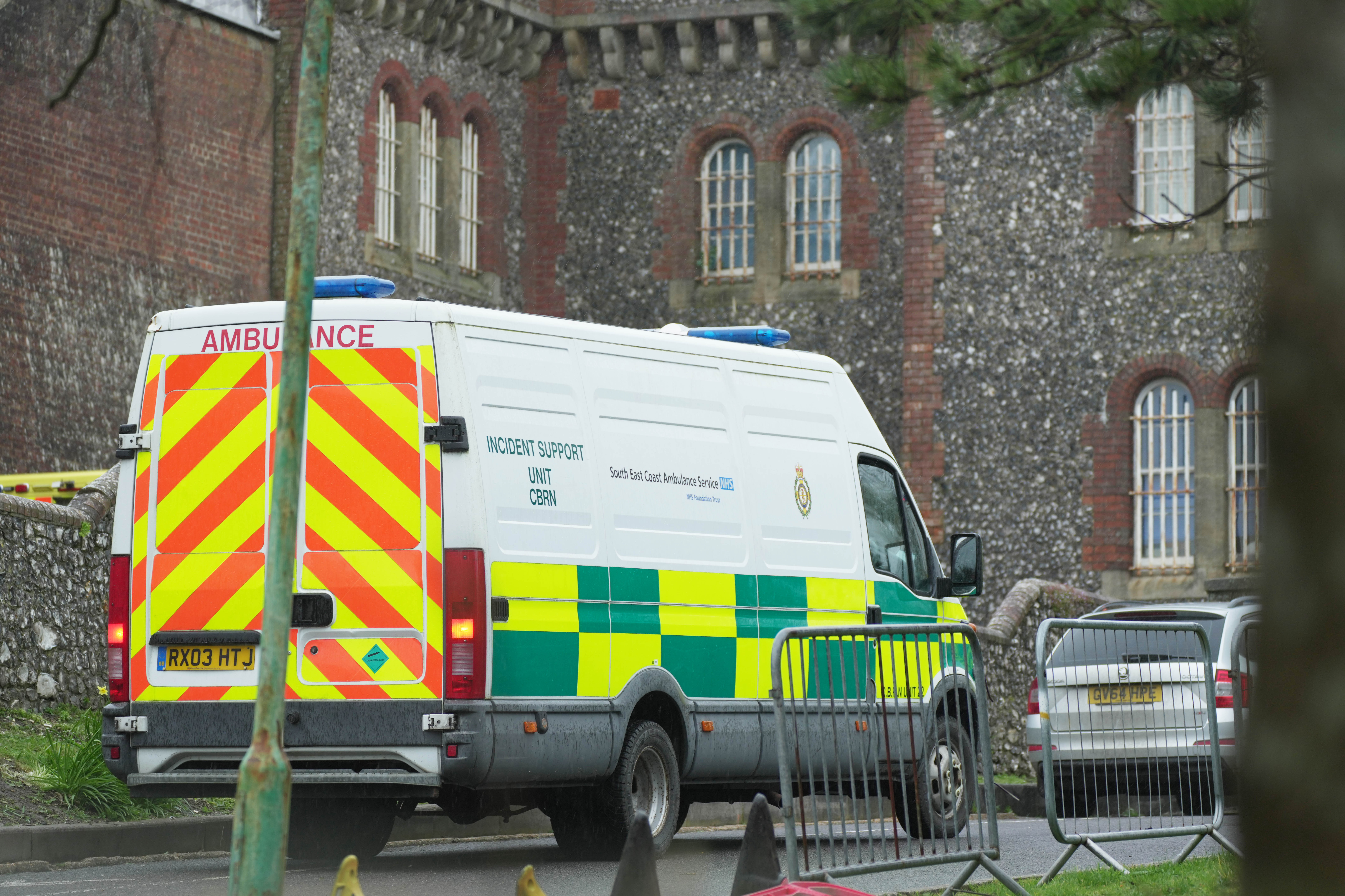 Ein CBRN-Rettungswagen war am Donnerstag im HMP Lewes