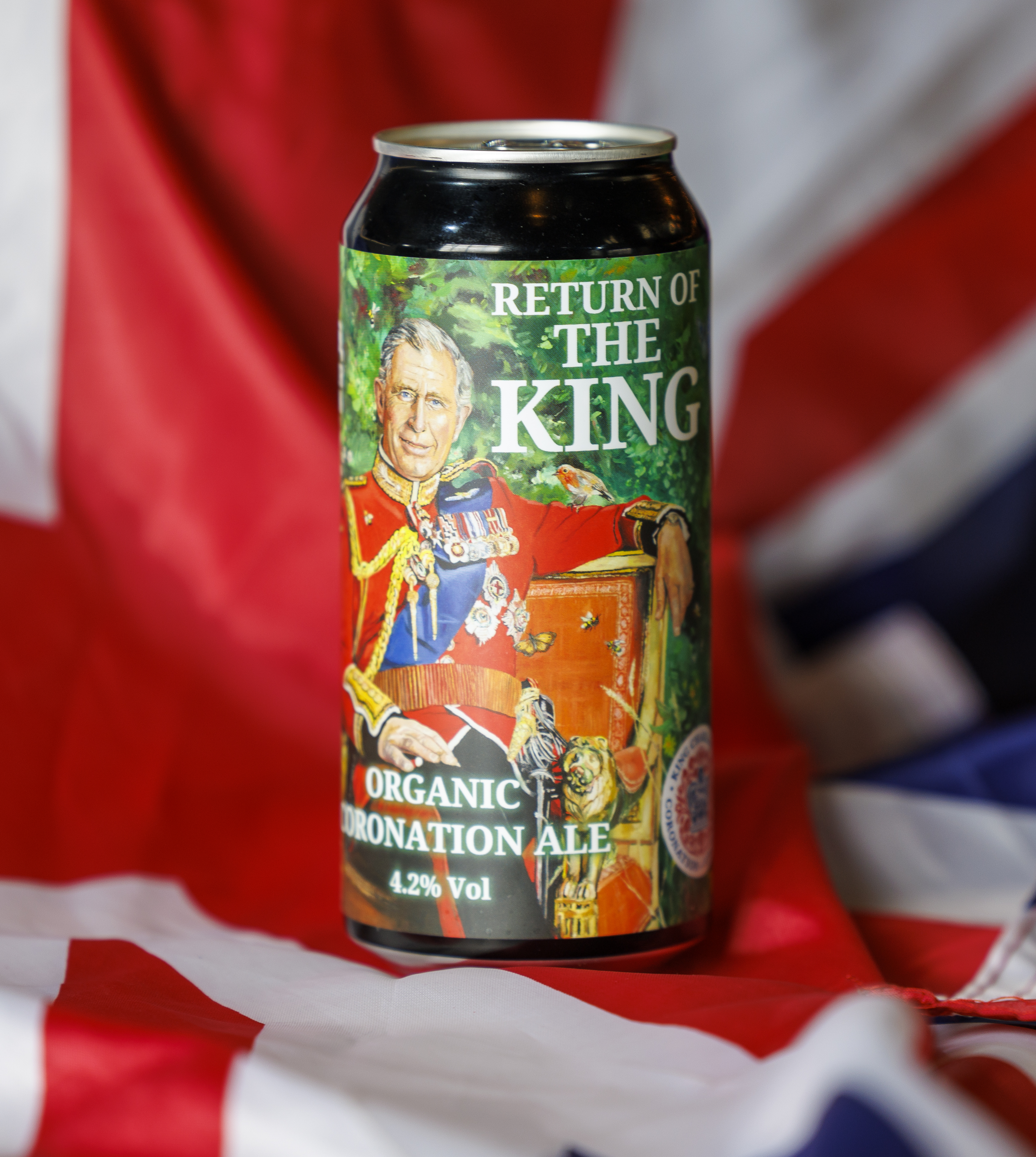 Prinz William wurde letztes Jahr während der Krönungsfeierlichkeiten mit einer Dose seines „Return of the King“-Biers gesichtet