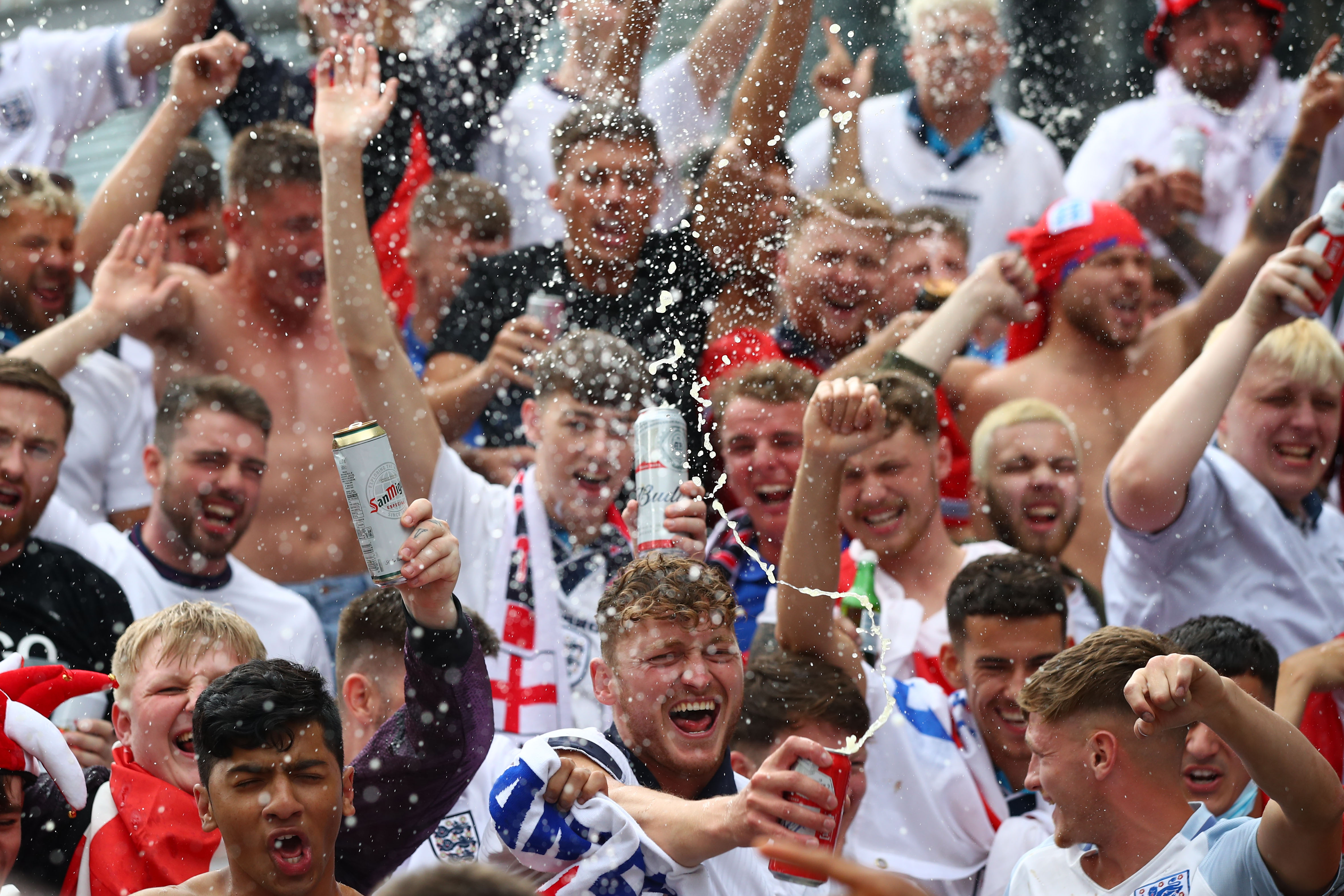 England-Fans wird angeboten, zu ermäßigten Preisen im Bordell zu übernachten