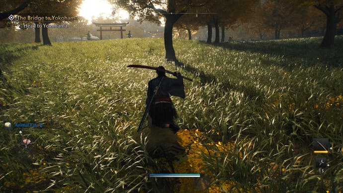 Rise of the Ronin-Rezension 1 offenes Feld – Rise of the Ronin-Screenshot, der den Spieler zeigt, wie er durch hohes Gras geht.