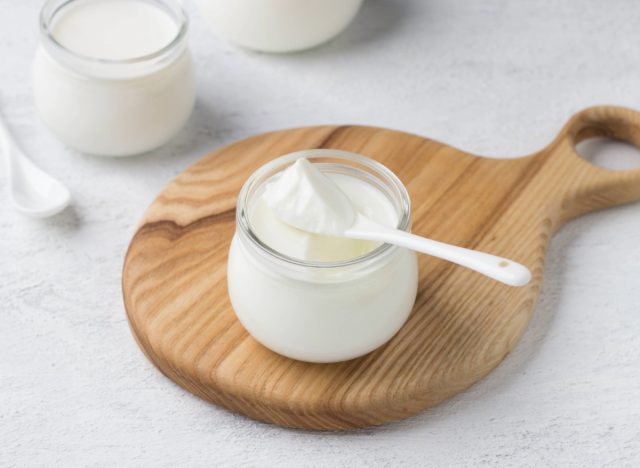 Griechischer Joghurt, Konzept von Snacks zur Gewichtsabnahme und Muskelaufbau