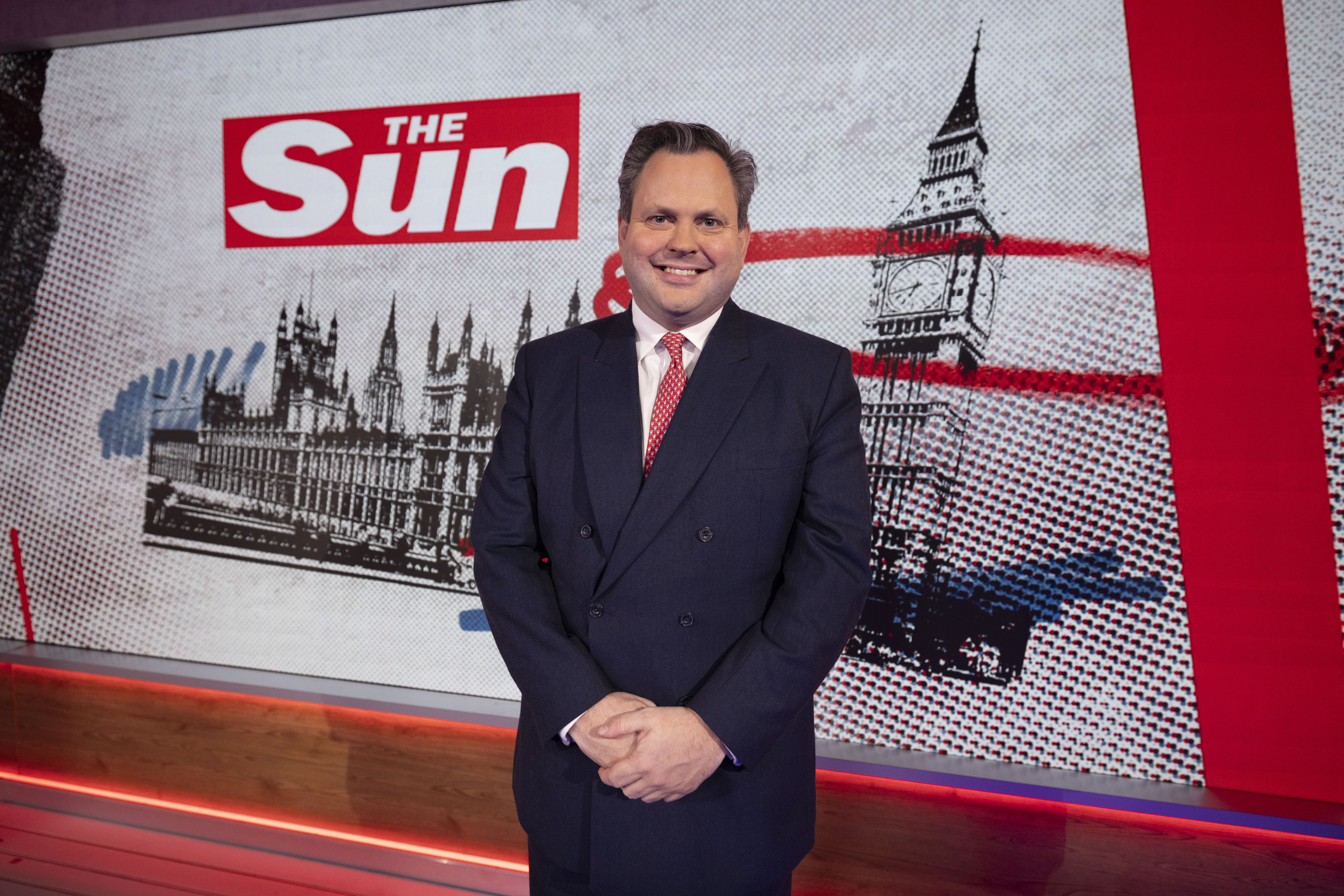 Der Premierminister wird vom politischen Redakteur von The Sun, Harry Cole, befragt