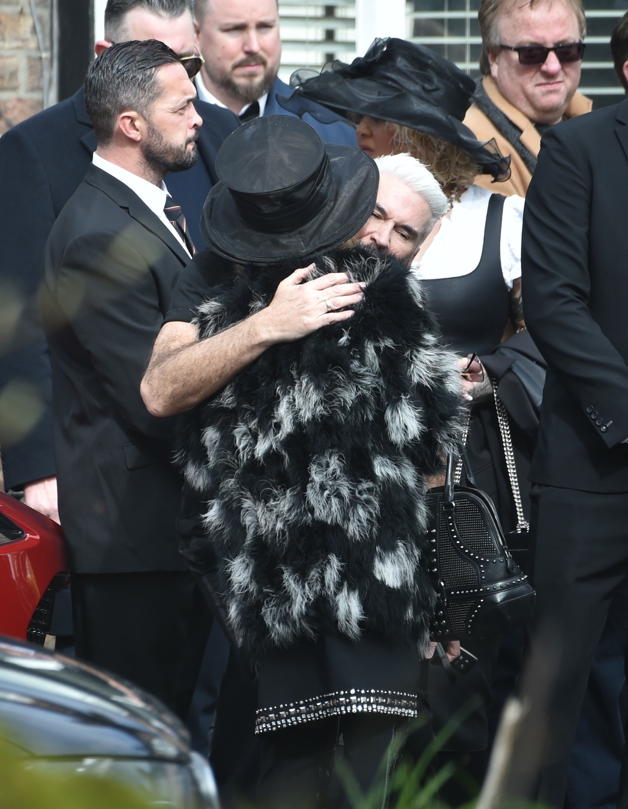 Am Freitag kamen Pauls Familie und Freunde zu seiner Beerdigung in Liverpool zusammen