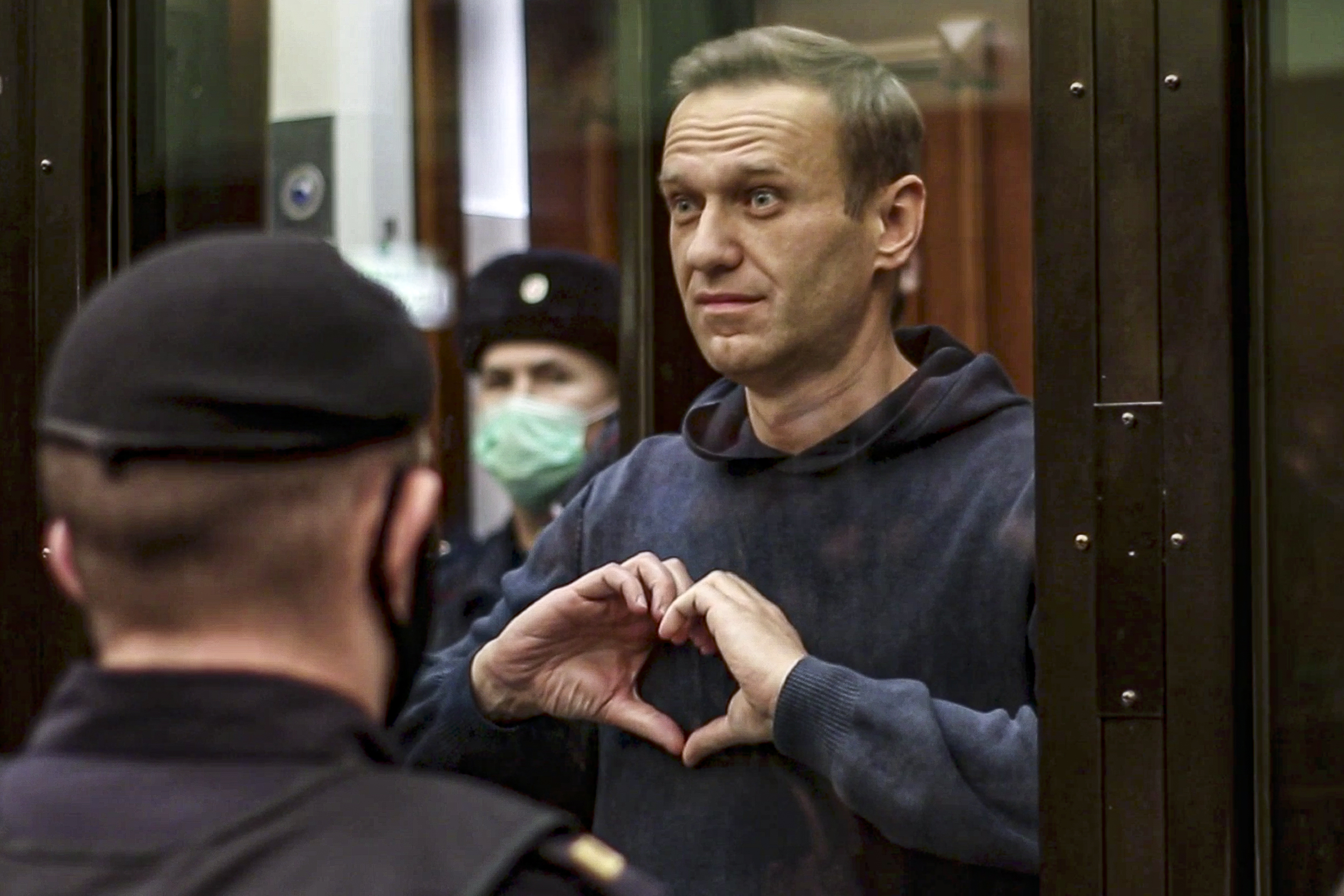 Der Kremlkritiker Alexej Nawalny wurde angeblich durch einen Chemieangriff vergiftet, der seiner Meinung nach von Russland verursacht wurde