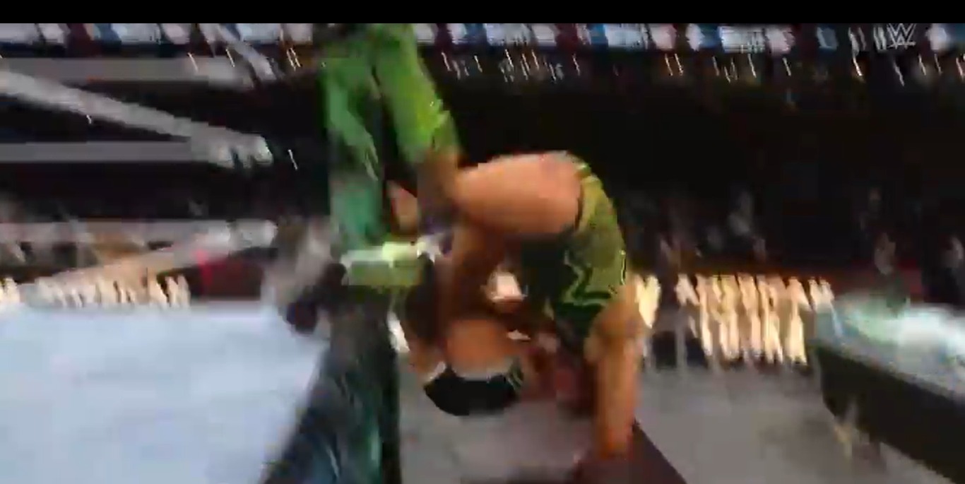 Gargano trieb Dunne bei WrestleMania 40 durch einen Holztisch