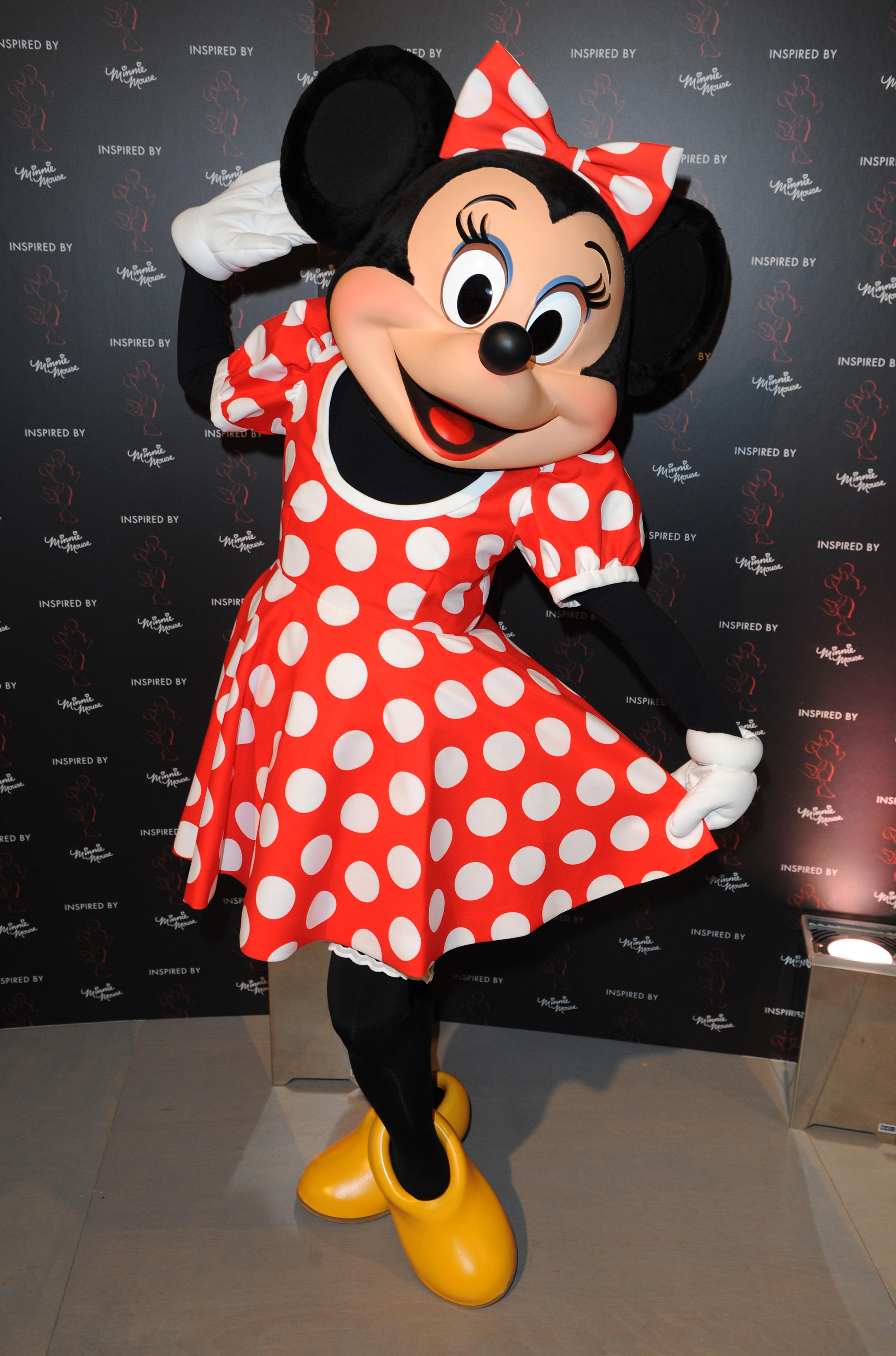 Berichten zufolge wurden letztes Jahr Arbeiter bei Disney, Kalifornien, beim Twerken in Minnie-Maus-Outfits gefilmt