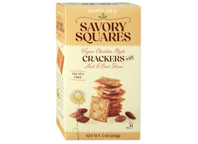 Trader Joe's Savoury Squares vegane Cracker im Cheddar-Stil
