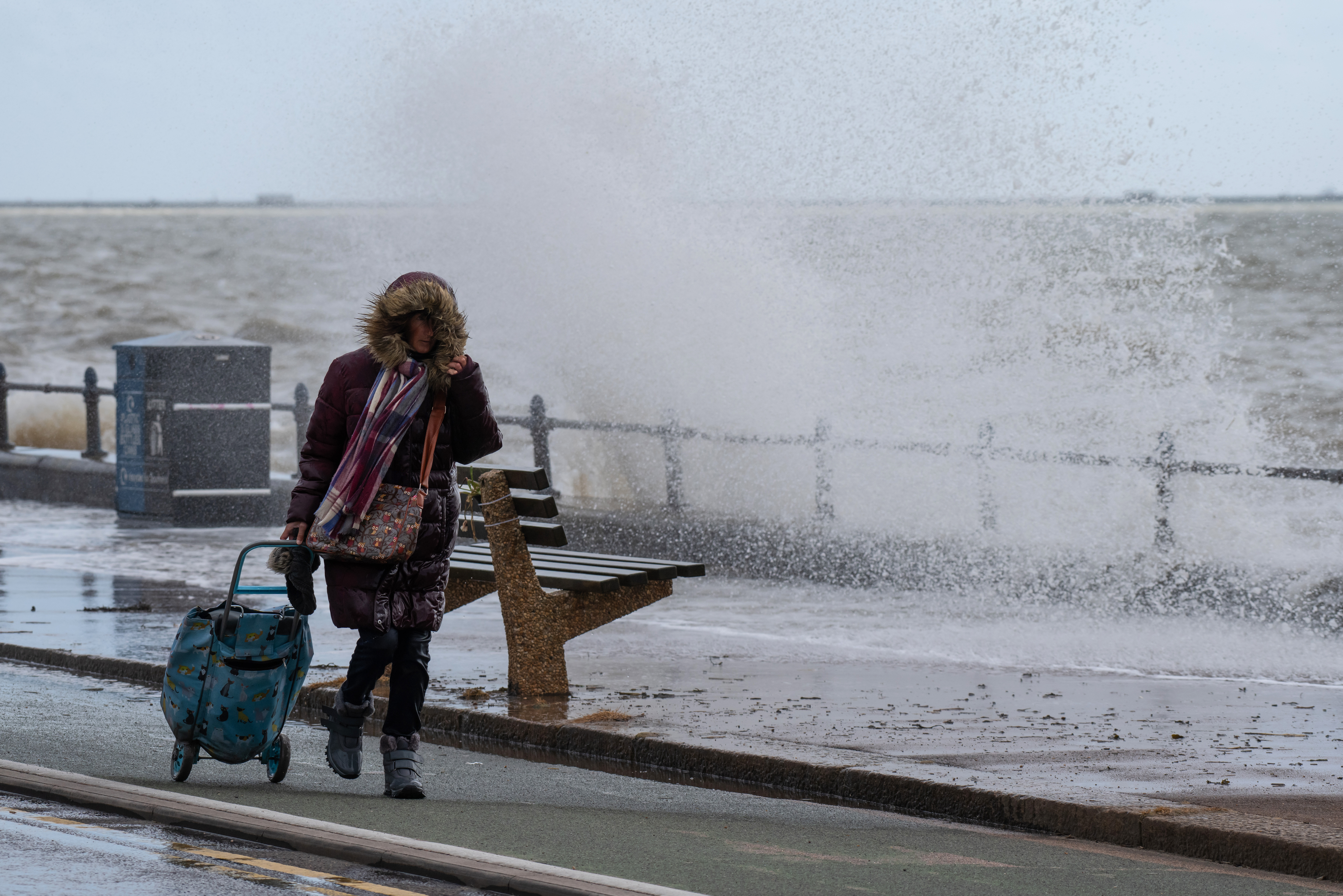Southend-on-Sea wurde von dem wilden Wetter heimgesucht, das laut Prognostikern noch lange nicht vorbei ist