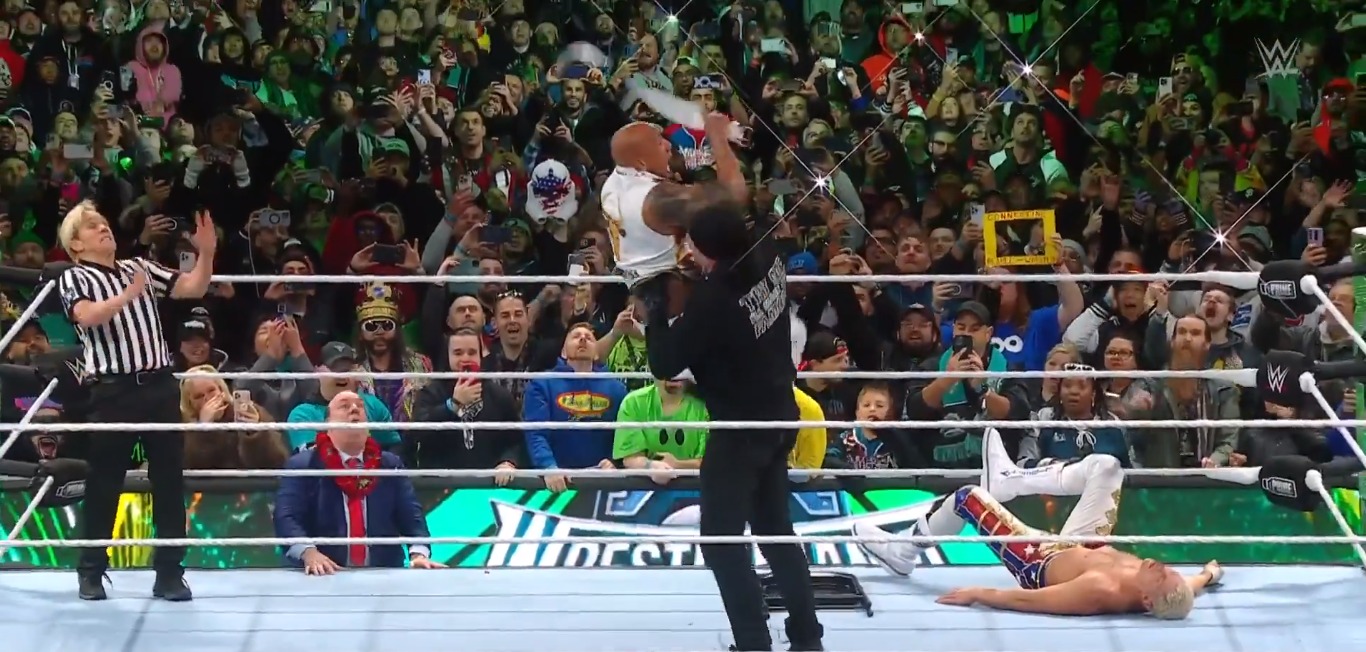 Der Undertaker besiegte The Rock mit einem vernichtenden Chokeslam
