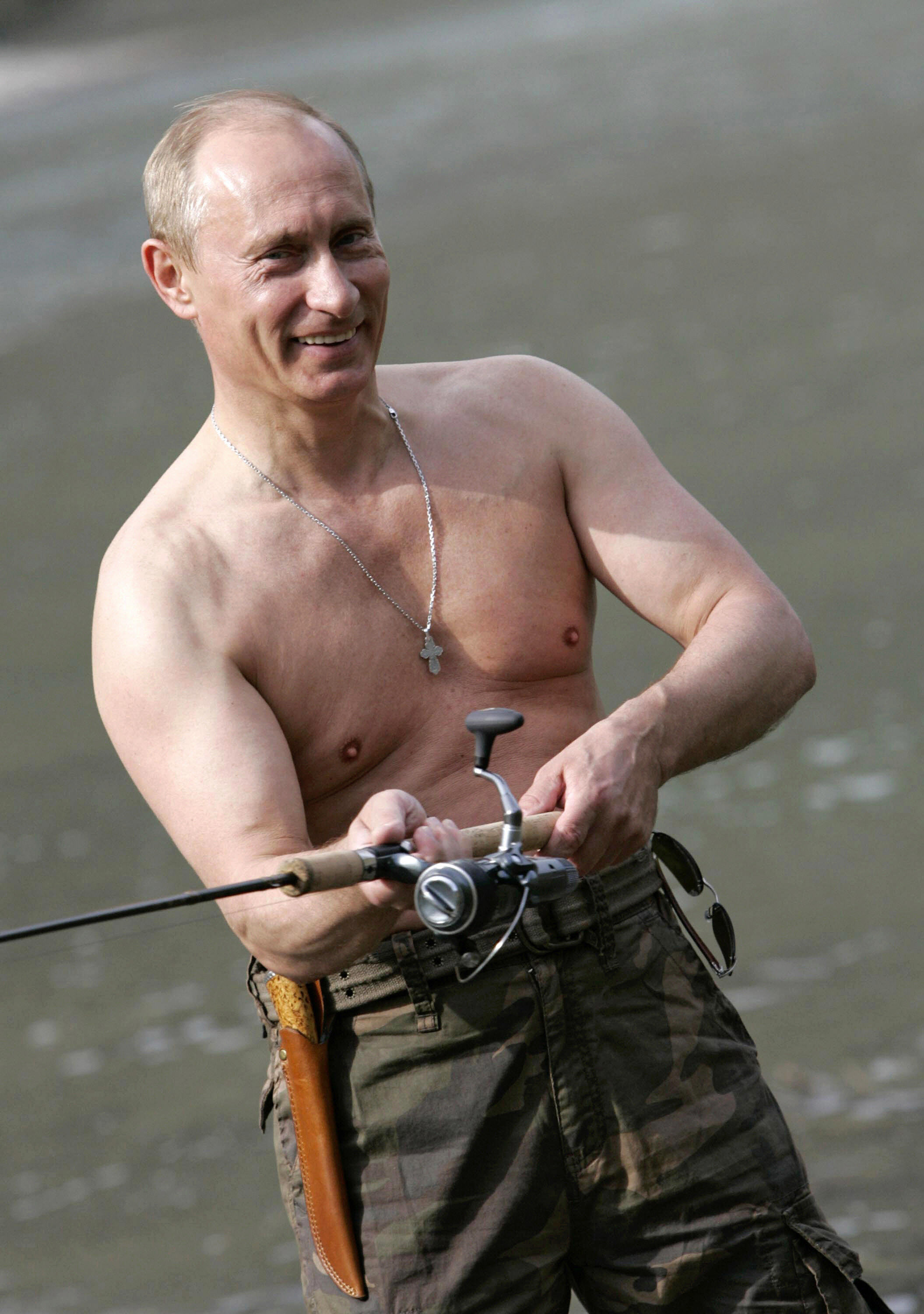 Ein glücklicher Vlad beim Angeln auf einer weiteren Reise im Jahr 2007