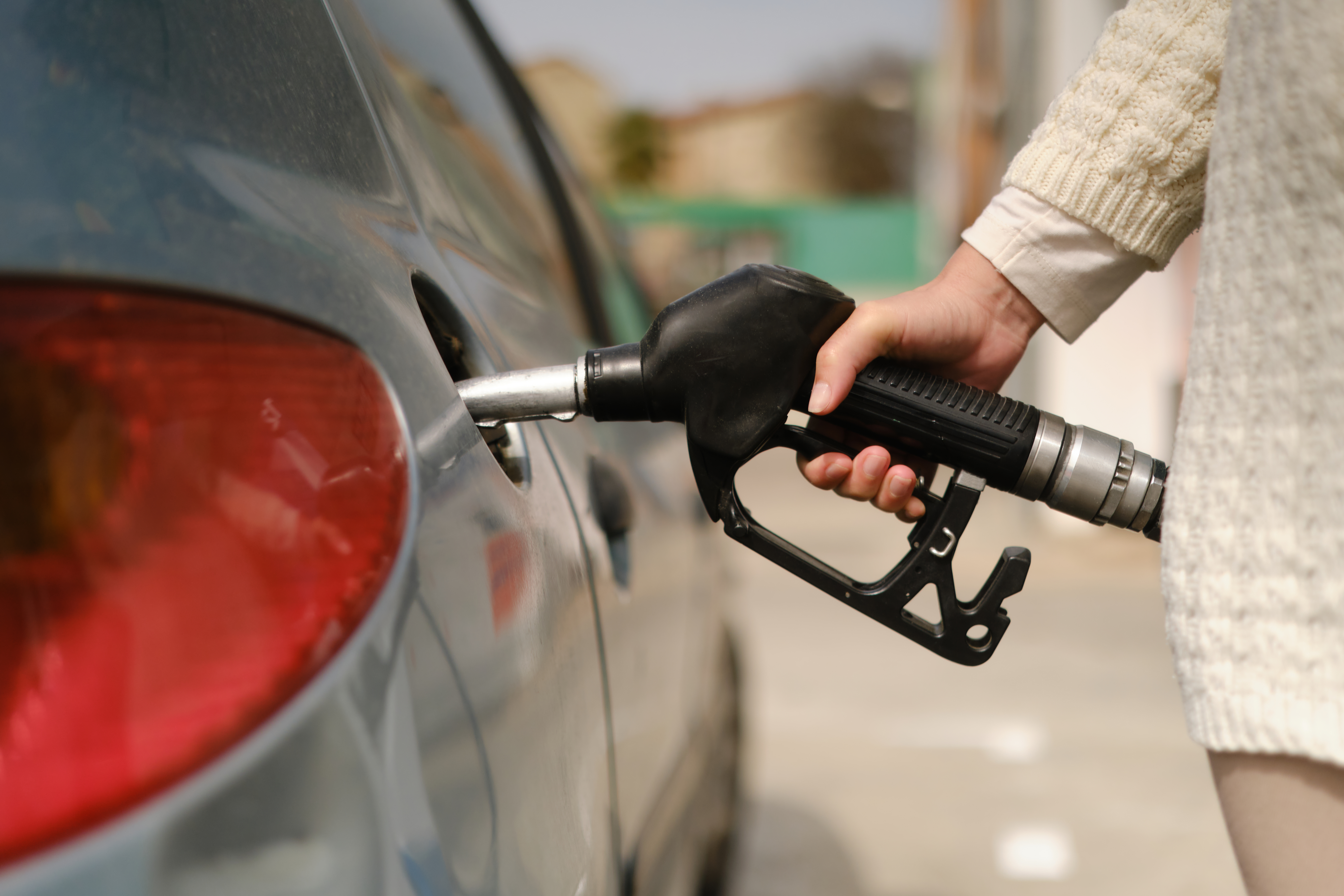 Durch den Einsatz kraftstoffsparender Fahrtechniken sparen Sie nicht nur Geld, sondern schonen auch die Umwelt