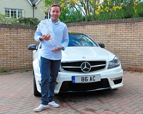 Ali Carter präsentiert seinen Mercedes-Benz