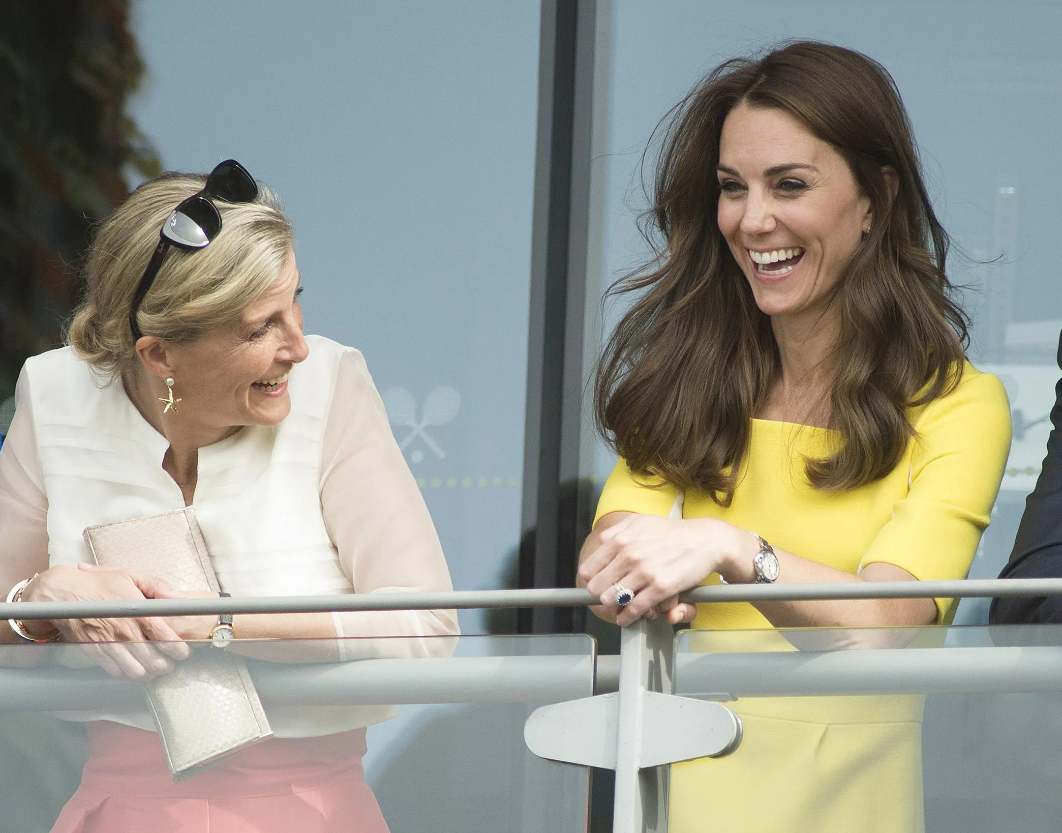 Man sieht die beiden königlichen Frauen oft zusammen lachen
