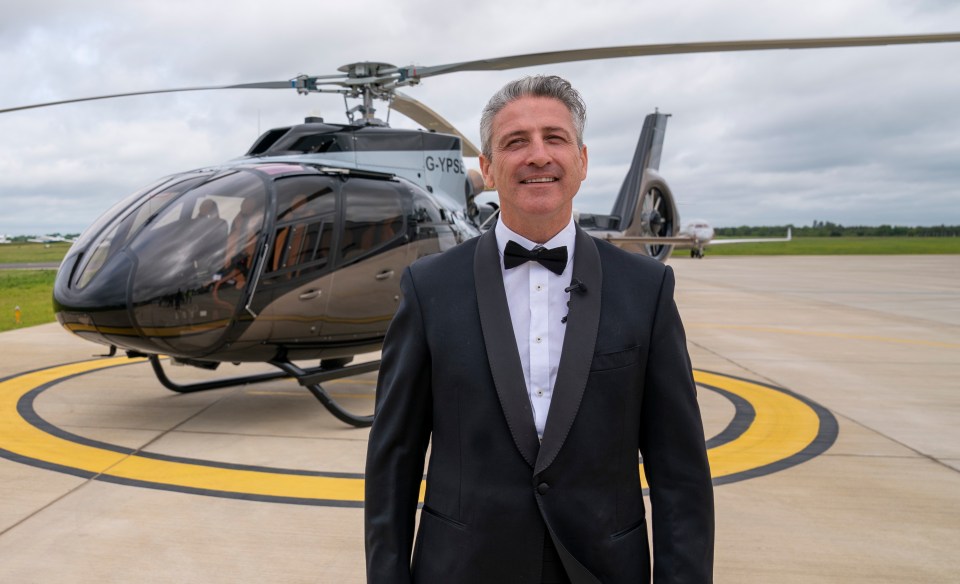 Nun hat er seinen Aston-Martin-Helikopter mit der Produktionsnummer 007 verkauft