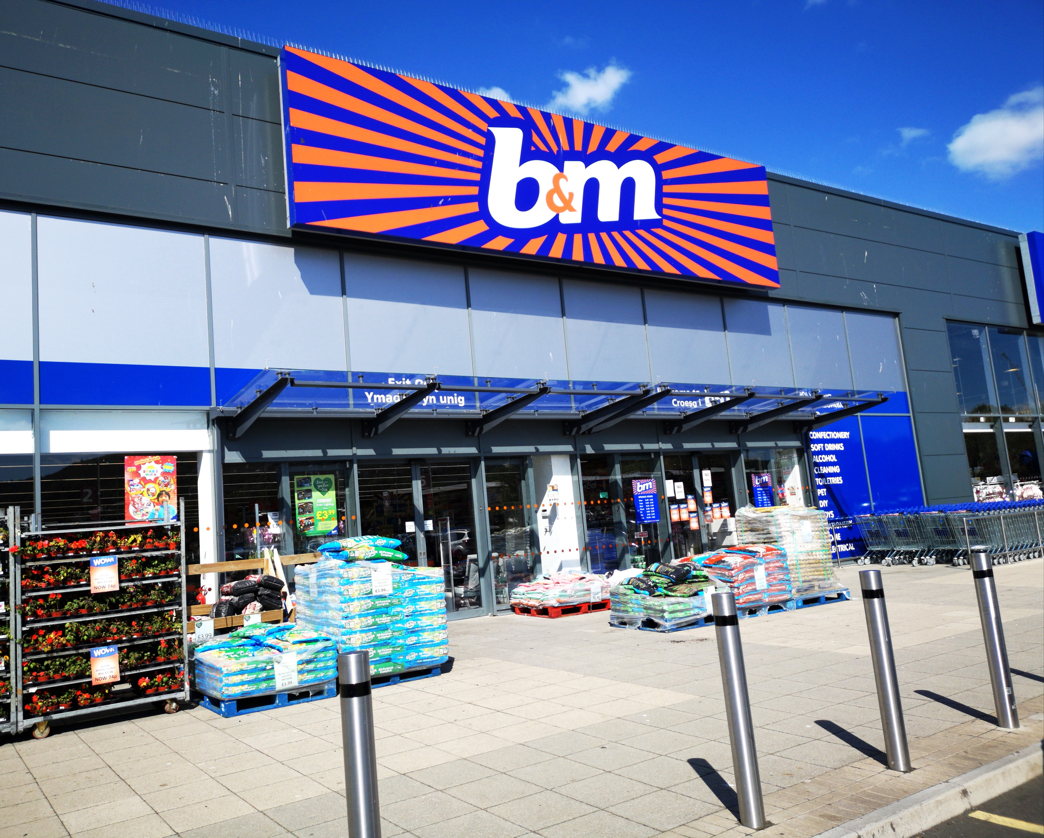B&M ist dafür bekannt, Dinge des täglichen Bedarfs zu Schnäppchenpreisen zu verkaufen