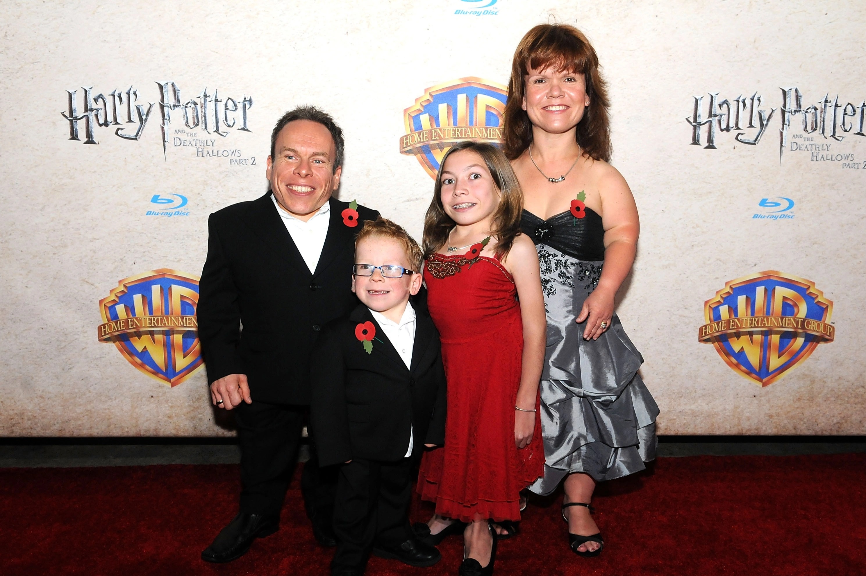 Der Filmstar und seine Familie bei der Eröffnungsfeier von „Harry Potter und die Heiligtümer des Todes: Teil 2“ im Universal Orlando im Jahr 2011