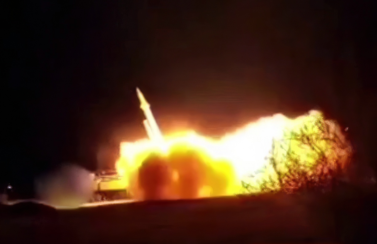Eine iranische Rakete wurde bei ihrem Angriff am vergangenen Wochenende von israelischen Verteidigungsanlagen abgeschossen