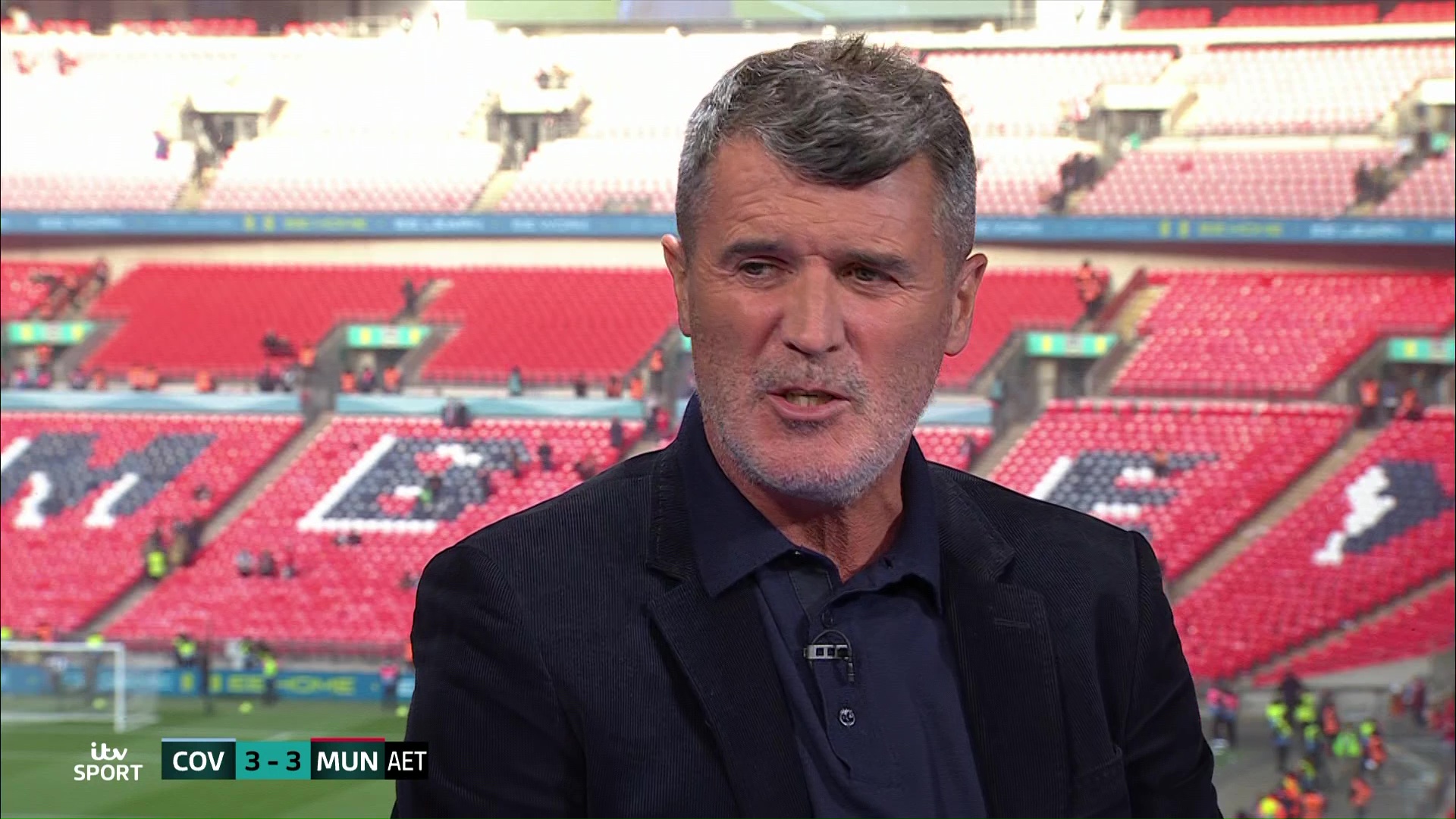 Roy Keane hat Manchester United für seine Leistung gelobt und behauptet, dass es der Mannschaft „peinlich“ sei, zu gewinnen