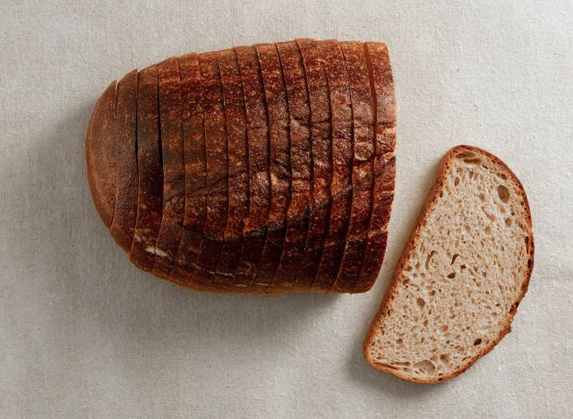 Brot allein aus Vollkornsauerteig