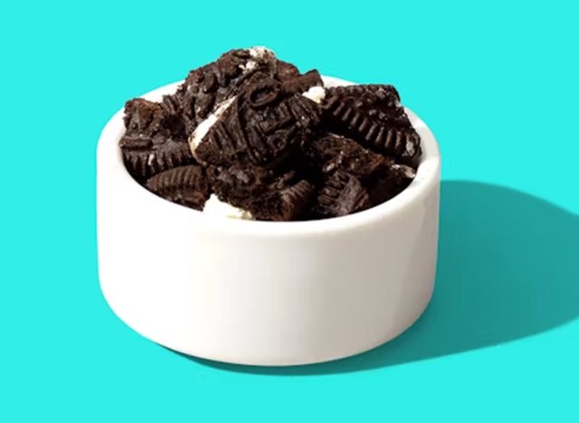 Zimt-Topping-Cup: Oreo-Stücke 