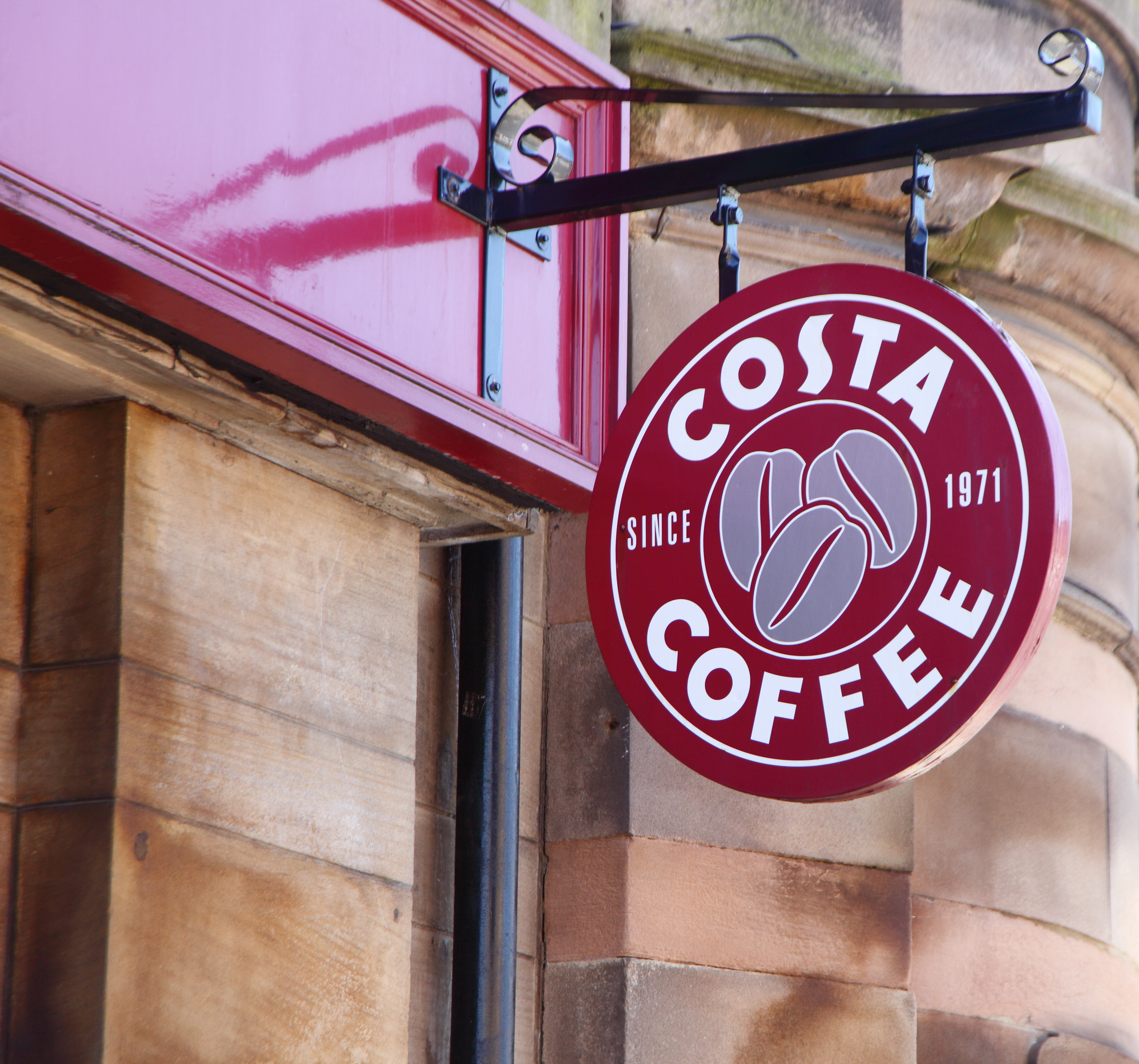 Costa Coffee hat über 2.000 Geschäfte in Großbritannien