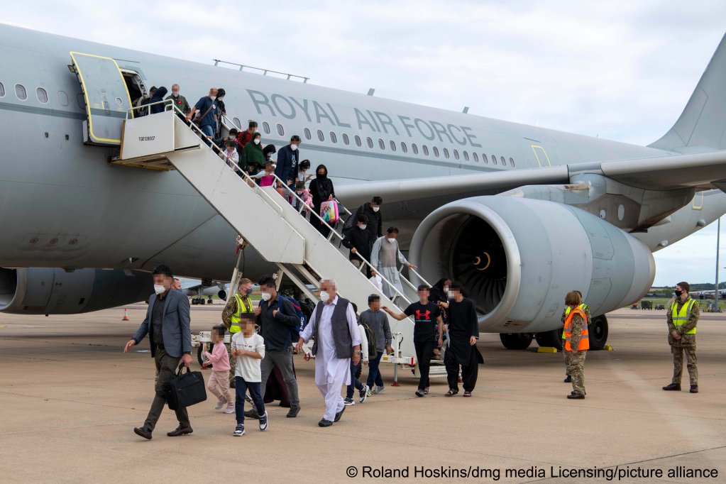 Aus der Datei: Afghanische Dolmetscher und ihre Familien wurden 2021 in das Vereinigte Königreich geflogen, aber viele schafften es nicht zu den Flügen |  Foto: Roland Hoskins / dmg media Lizenzierung / picture Alliance