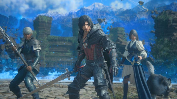 Screenshot von Final Fantasy 16, der den dunkelhaarigen Protagonisten Clive zeigt, der in der Mitte ein Schwert ausstreckt, mit zwei weiblichen Charakteren auf beiden Seiten und einem riesigen Wolf, der sich auf den Kampf vorbereitet