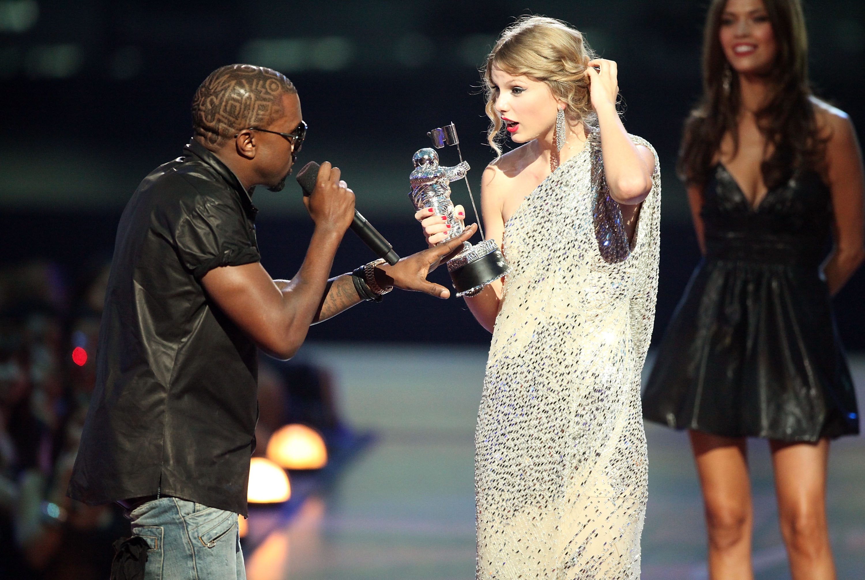 Kanye West verblüfft MTV-Preisträgerin Taylor im Jahr 2009