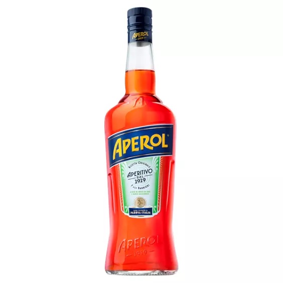 Zaubern Sie einen erfrischenden Spritz-Cocktail mit Aperol (£17) von Asda
