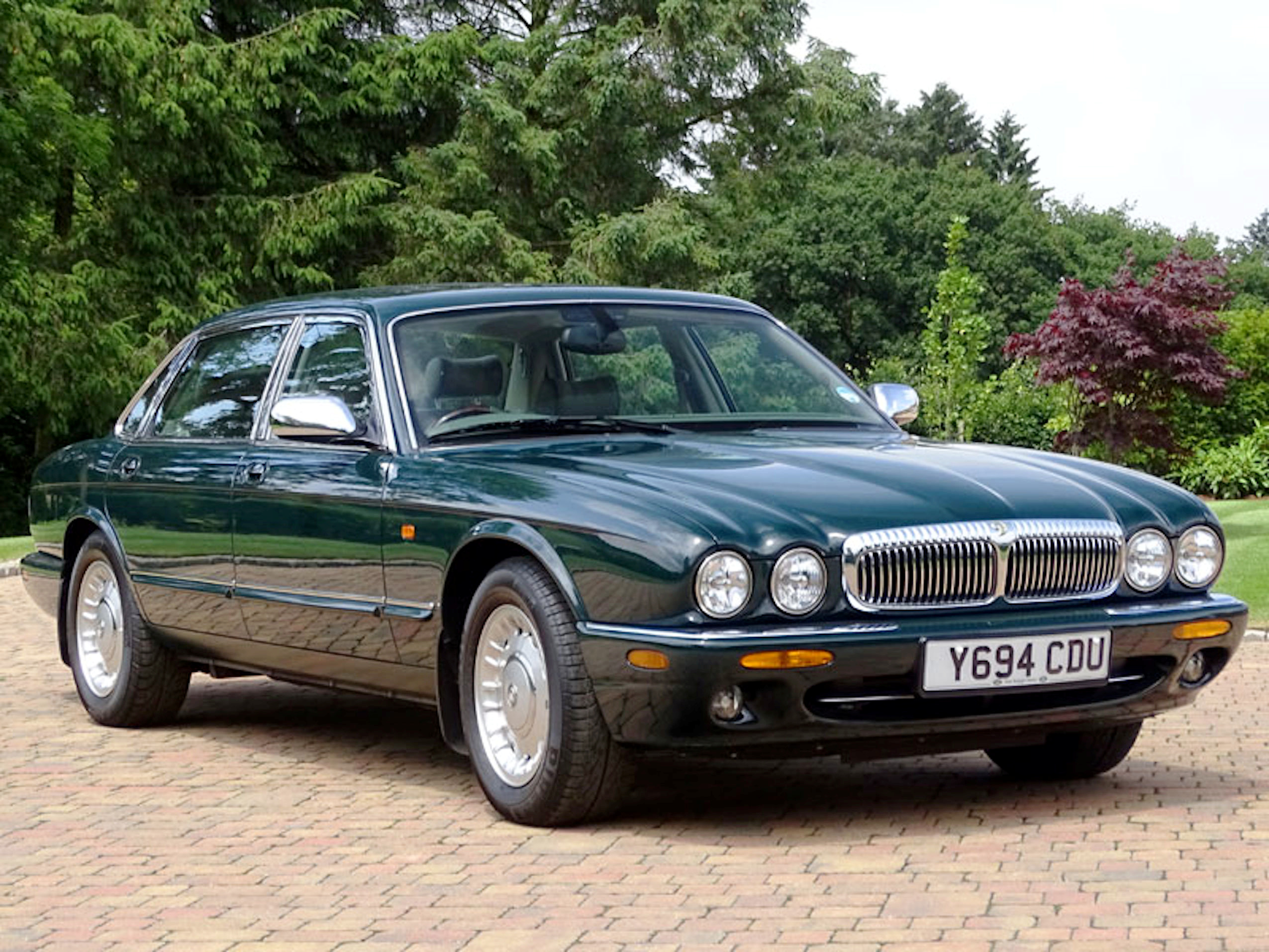 Der persönliche Jaguar der Königin war ein ungewöhnliches Fahrzeug für ein Staatsoberhaupt, da er immer von ihr und nicht von einem Mitarbeiter gefahren werden sollte