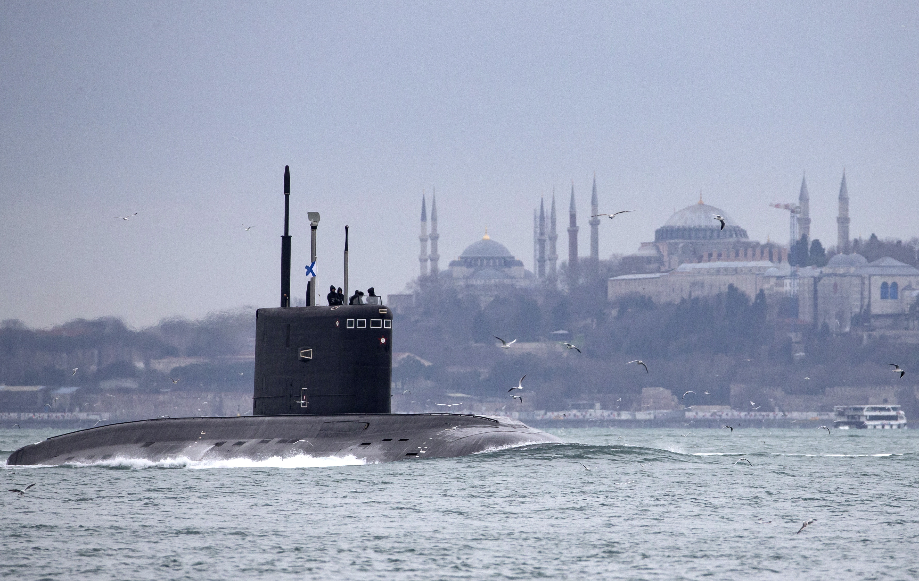 Ein russisches U-Boot lauert im Schwarzen Meer
