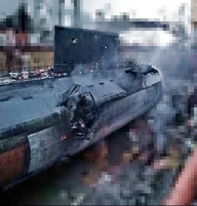 Das russische Angriffs-U-Boot „Rostow am Don“ wurde letzten September beim Anlegen in Sewastopol durch Storm Shadows zerstört und war das erste russische U-Boot seit dem Zweiten Weltkrieg