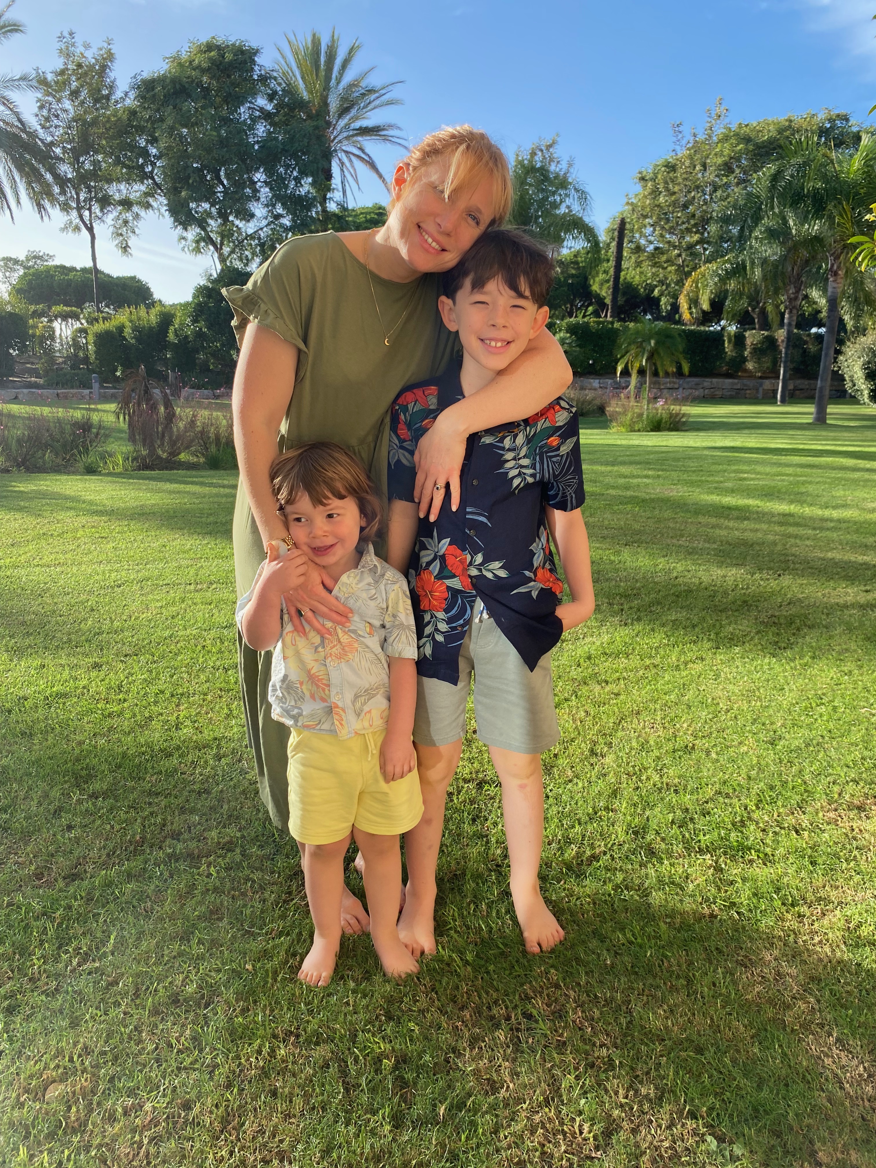 Die Schriftstellerin Victoria Hrastic, ihr Ehemann Marko und die Kinder Freya (14), Nate (8) und Dylan (3) entdecken die Schönheit der Natur in Quinta do Lago