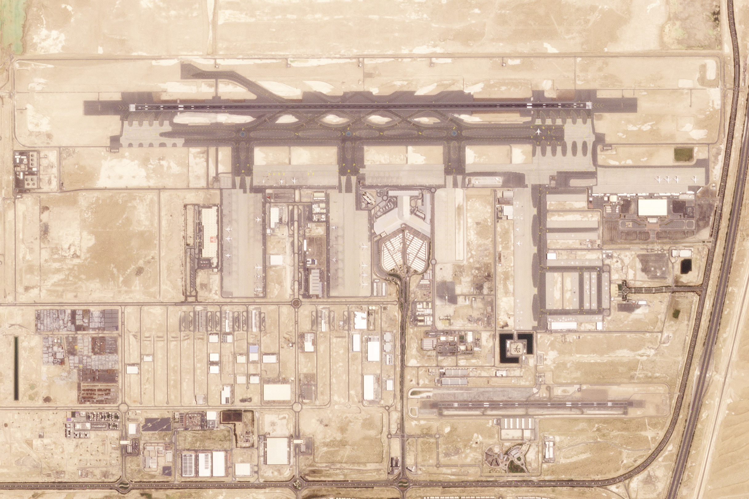 Ein Satellitenbild von Planet Labs PBC zeigt Al Maktoum am Freitag, den 26. April