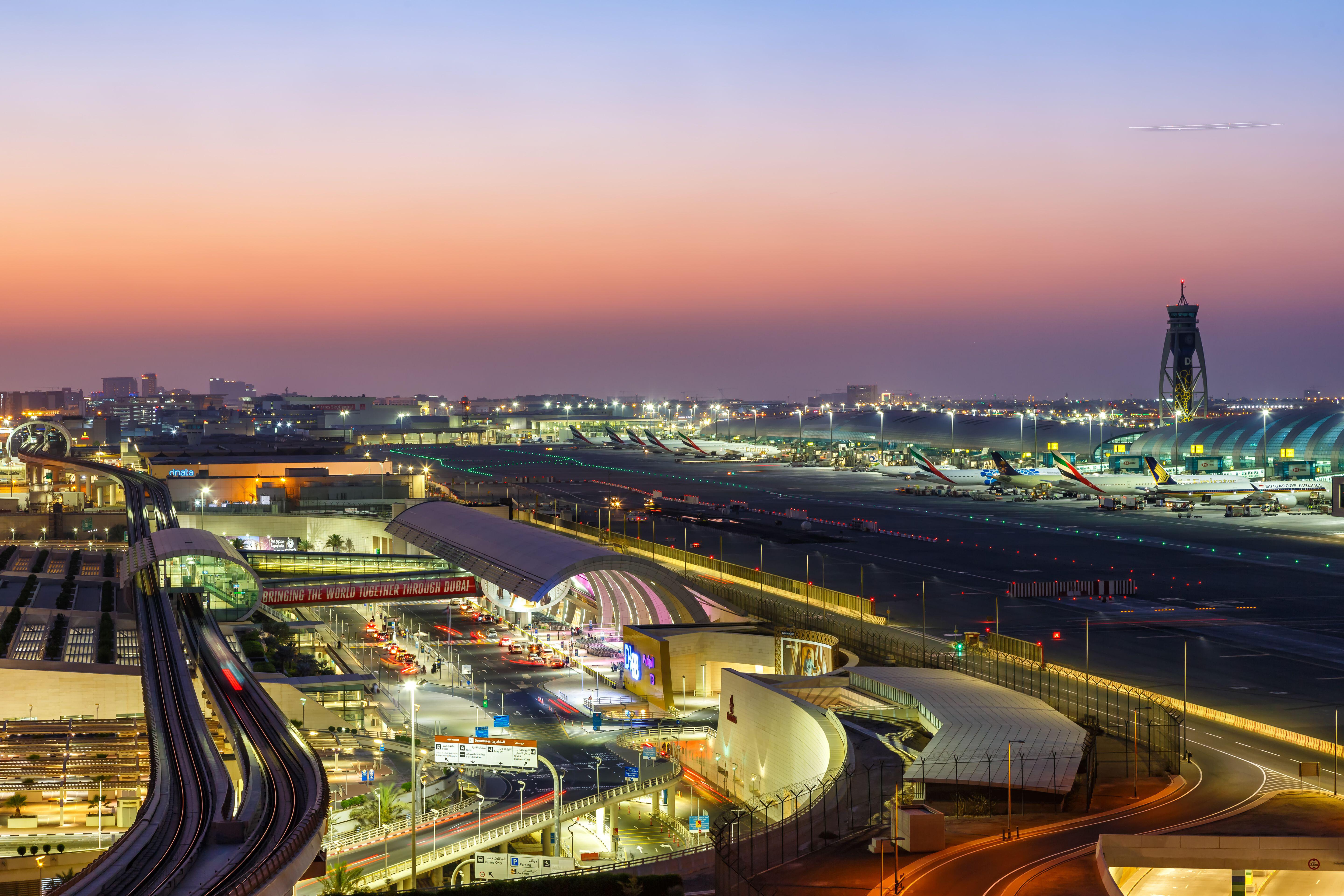 Ein Blick auf DXB in den Vereinigten Arabischen Emiraten.