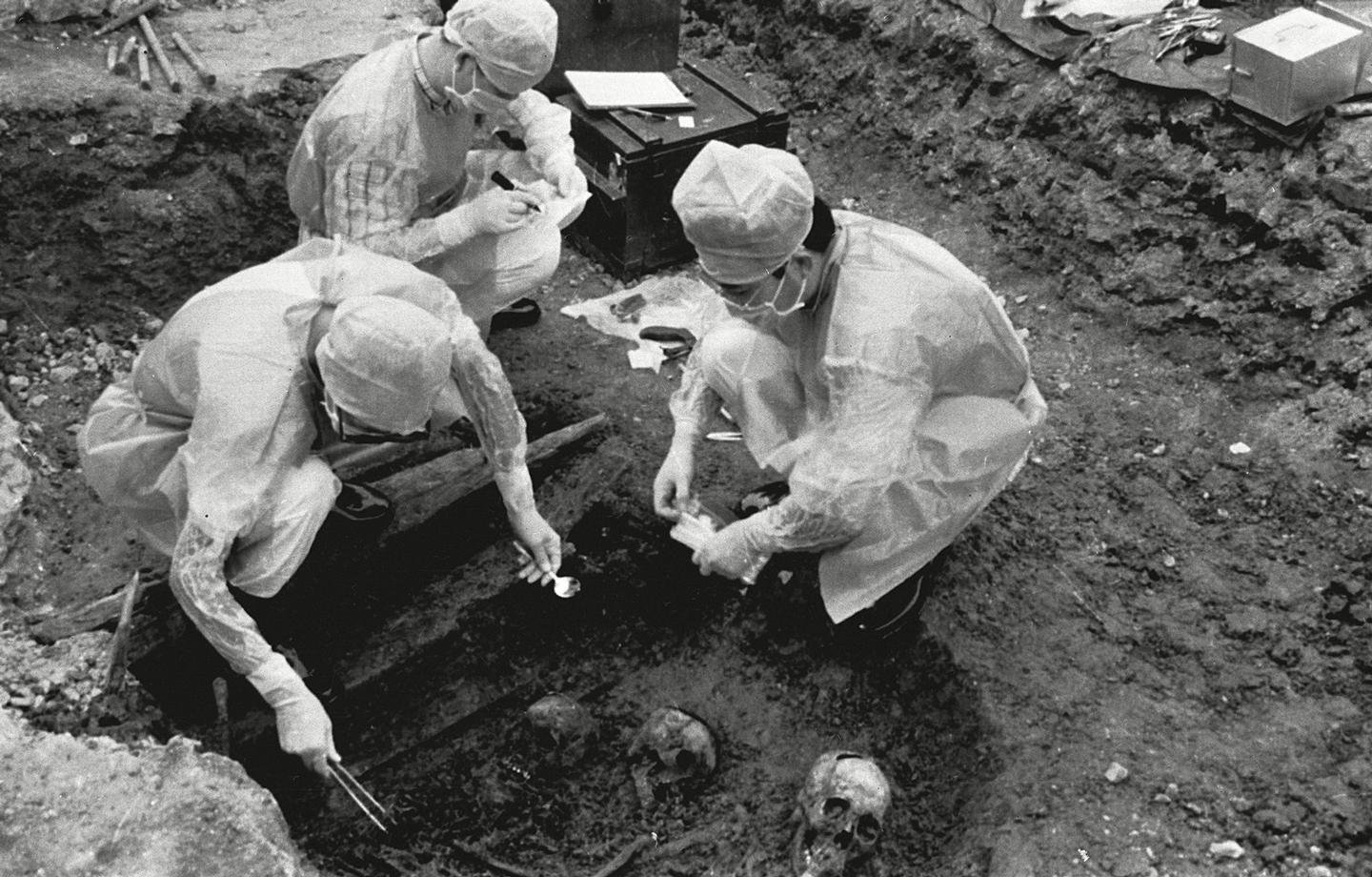 Im August 1998 wurden in Ostchina Überreste von Opfern biologischer Kriegsführung entdeckt