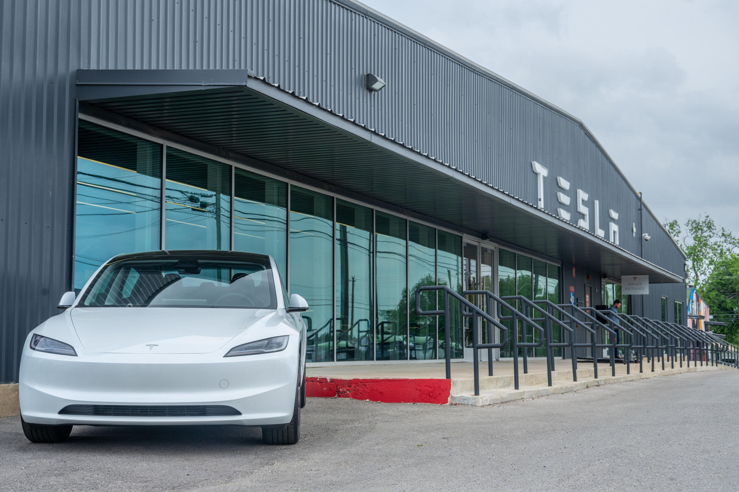 Der chinesische Verband der Automobilhersteller hat erklärt, dass Teslas Model Y (im Bild) den Datenschutzgesetzen entspreche.